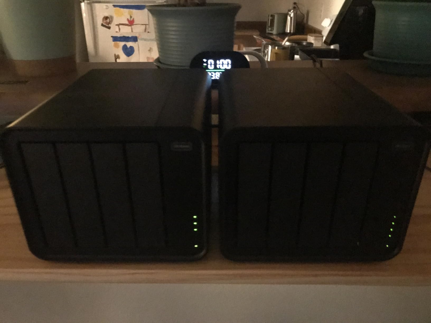 TERRAMASTER D8 Hybrid HDD NVMe Enclosure - 4 HDD + 4 NVMe SSD customer photo 2