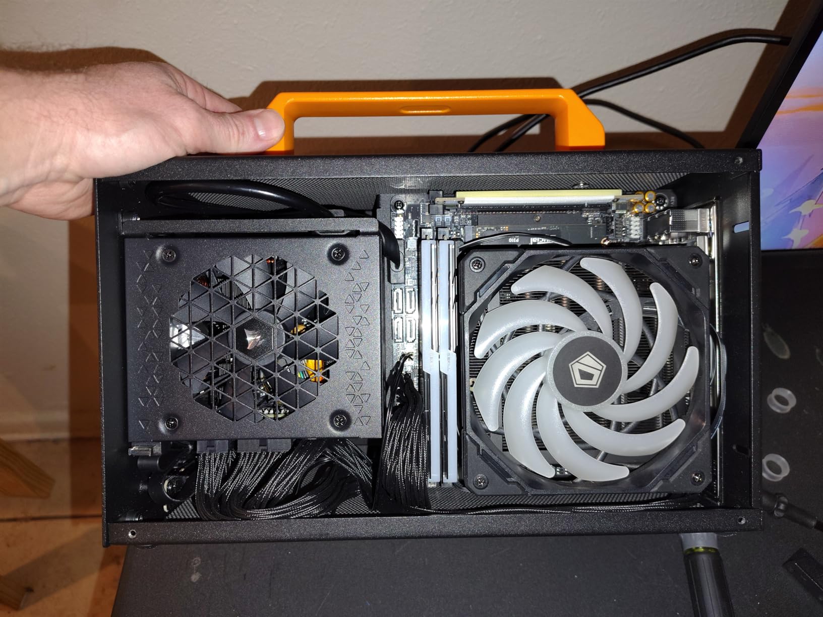 CORSAIR SF750 (2024) Small ATX 3.1 PCIe 5.1 750W Power Supply - Black | Low-Noise, Fully Modular, 80 PLUS Platinum, Zero RPM Mode, SFX-to-ATX Bracket Included, NA customer photo 1