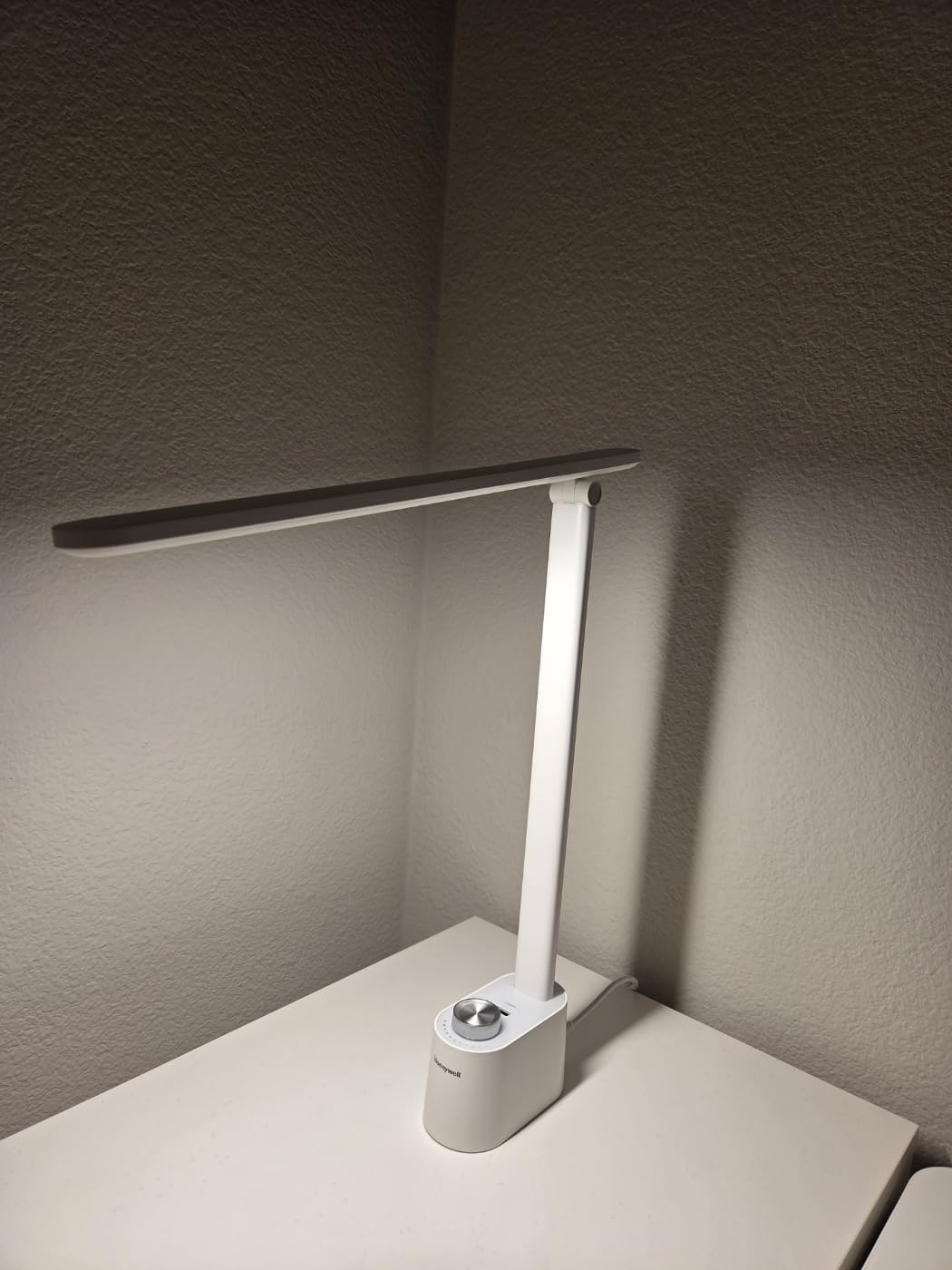 Honeywell H01 Pro Sunturalux Compact LED Desk Lamp Full Spectrum, CRI≥95, Low Blue Light, Flicker-Free, 3000K-5500K, Small Desk Light for Working, Study, White customer photo 1