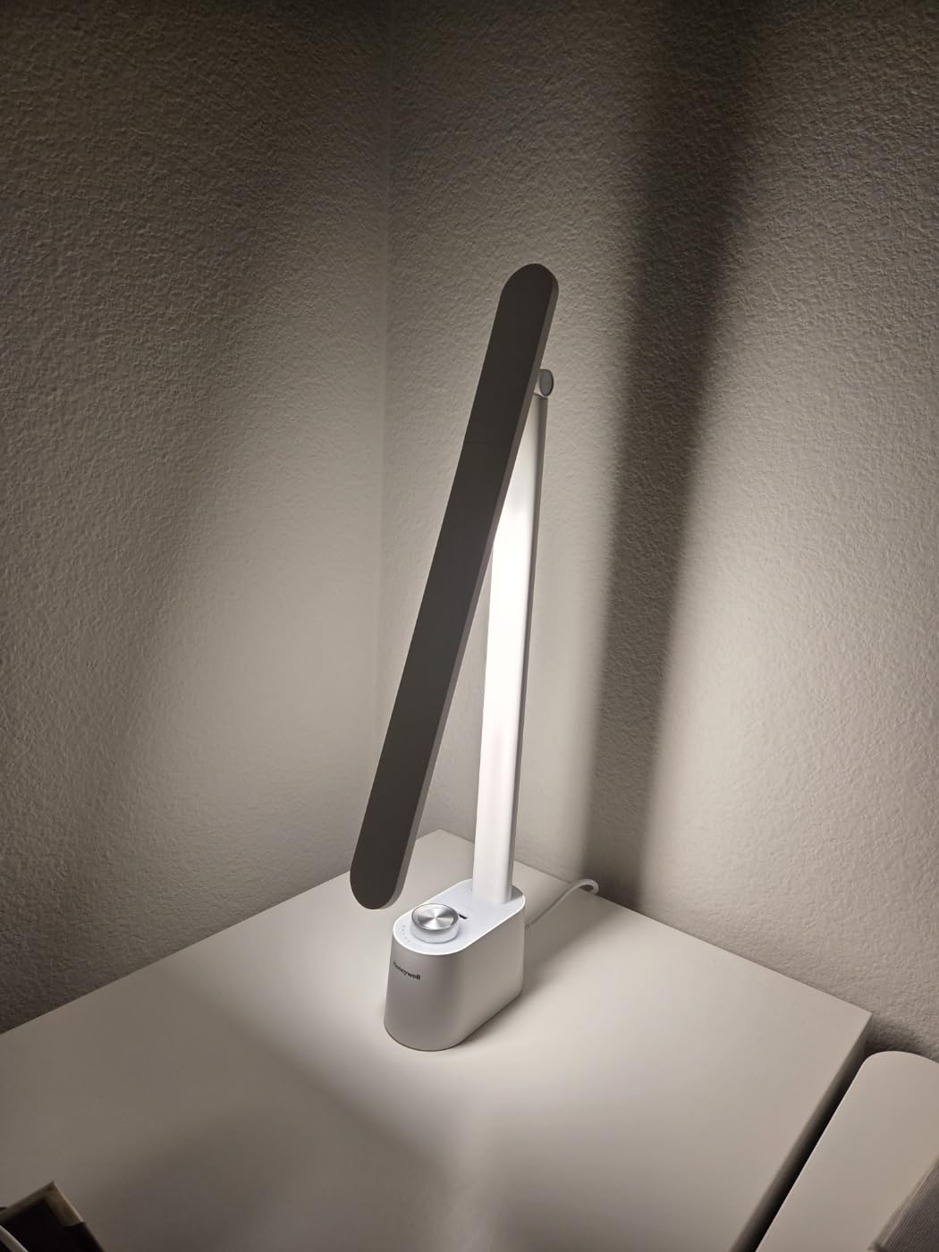 Honeywell H01 Pro Sunturalux Compact LED Desk Lamp Full Spectrum, CRI≥95, Low Blue Light, Flicker-Free, 3000K-5500K, Small Desk Light for Working, Study, White customer photo 2