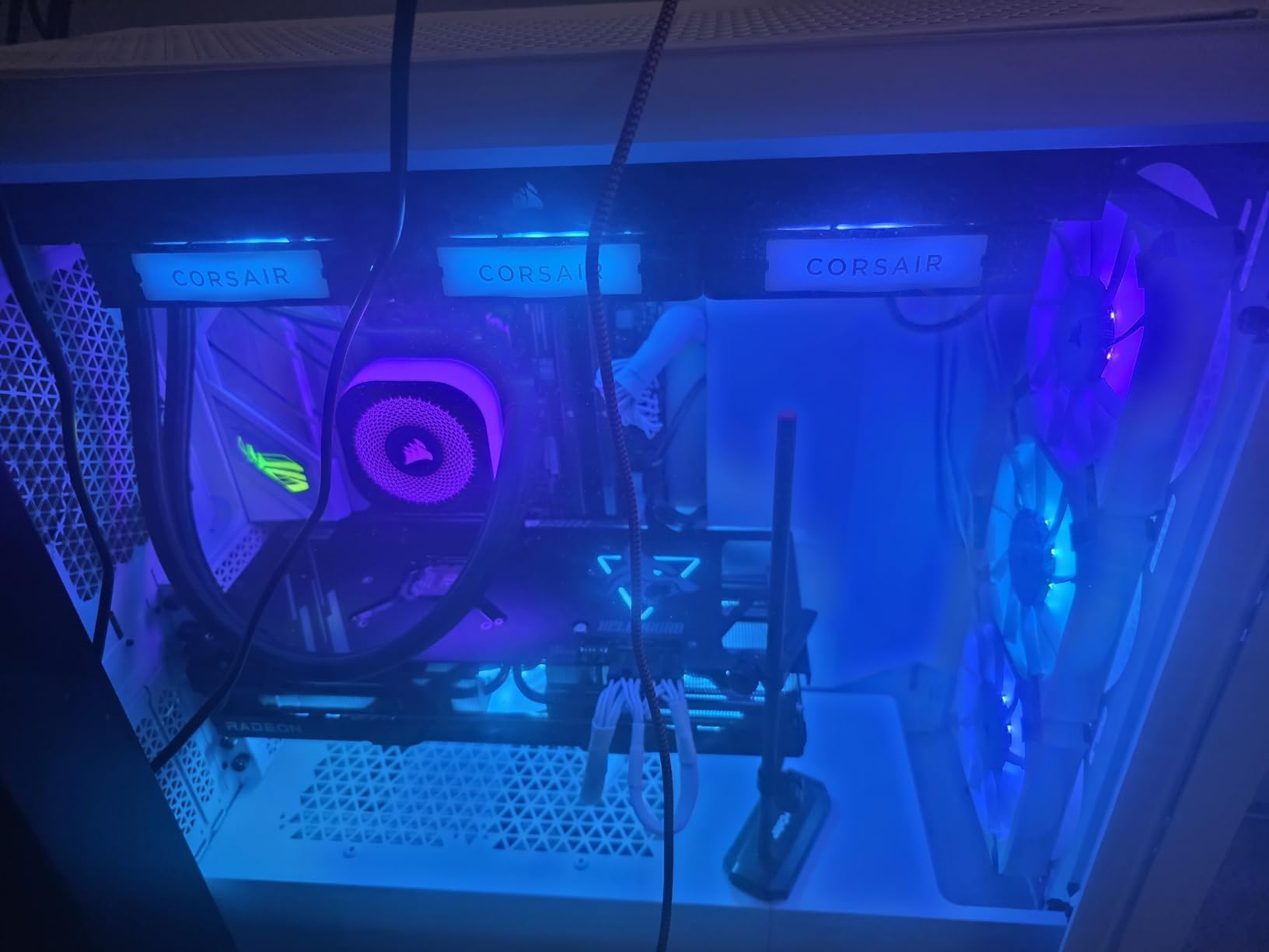 CORSAIR iCUE Link Titan 360 RX RGB Liquid CPU Cooler - 360mm AIO - Low-Noise - FlowDrive Cooling Engine - Intel LGA 1851/1700, AMD AM5/AM4 - 3X RX120 RGB Fans - iCUE Link System Hub Included - Black customer photo 1