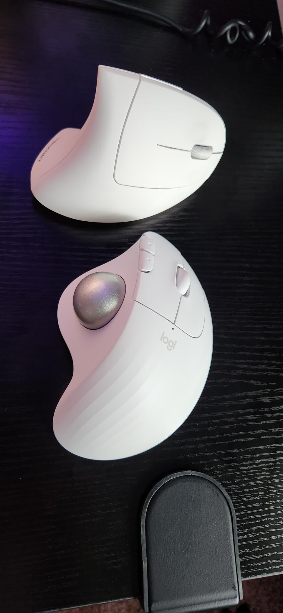 Logitech Ergo M575S Wireless Trackball Mouse - Off-White Silver Ball customer photo 1