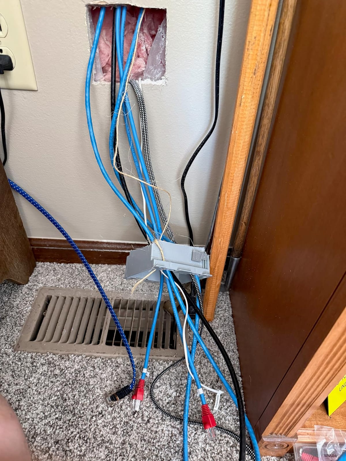 Cable Matters [UL Listed] 10Gbps 23AWG Cat 6 Bulk Cable, 500ft, Blue, In-Wall CM Rated, Bare Copper, Solid U/UTP, Cat6 Bulk Ethernet Cable customer photo 1