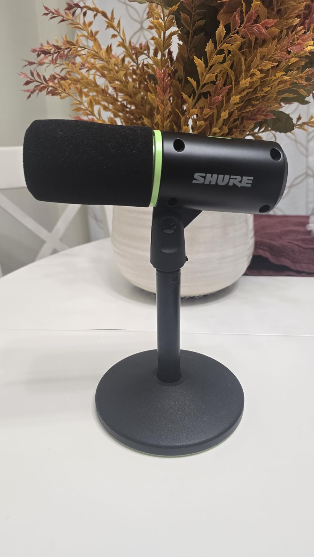 Shure MV6 USB Gaming Microphone for Streaming & Recording | Dynamic USB PC mic with desktop stand, noise cancellation, tap-to-mute and 3.5mm headphone monitoring customer photo 1