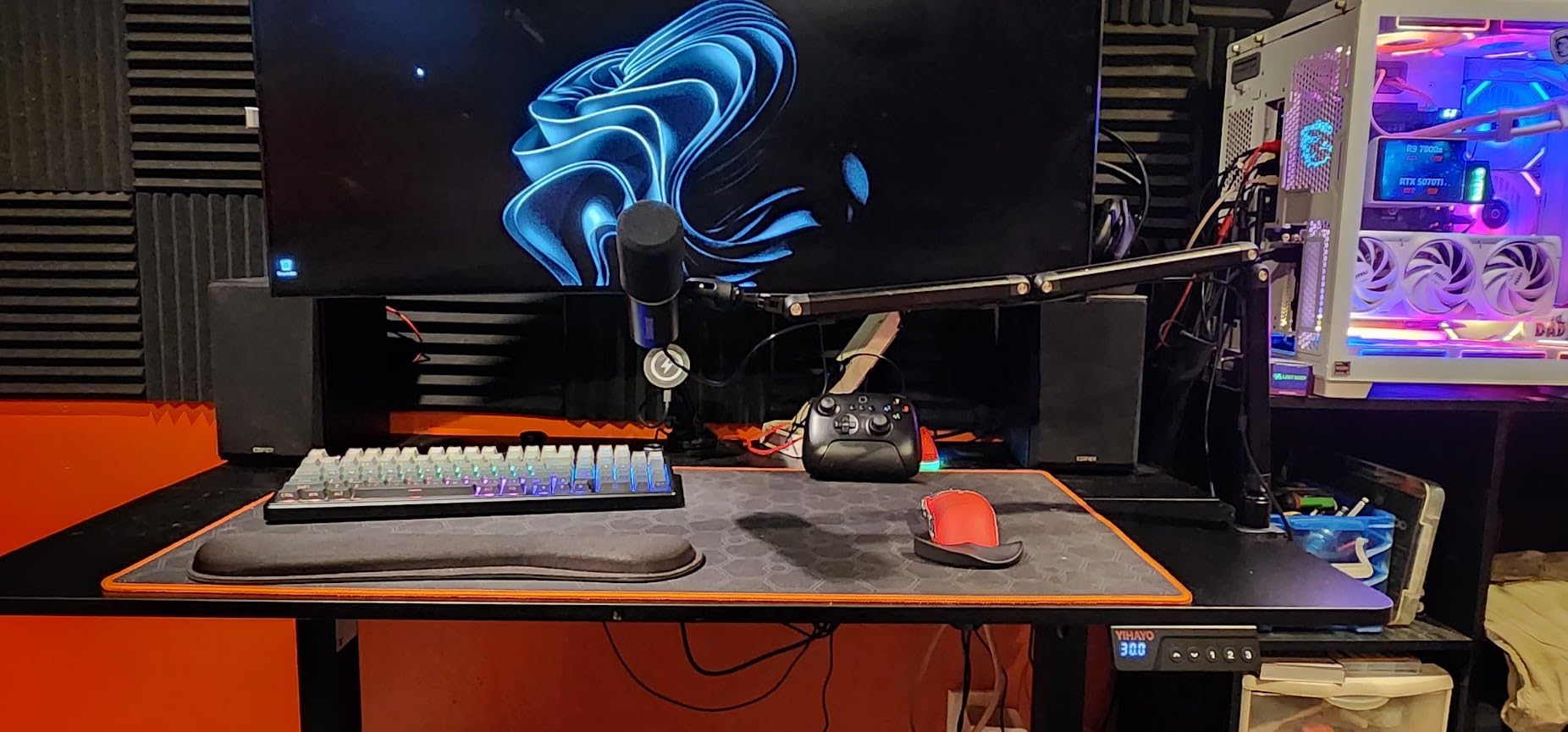 Shure MV6 USB Gaming Microphone for Streaming & Recording | Dynamic USB PC mic with desktop stand, noise cancellation, tap-to-mute and 3.5mm headphone monitoring customer photo 2
