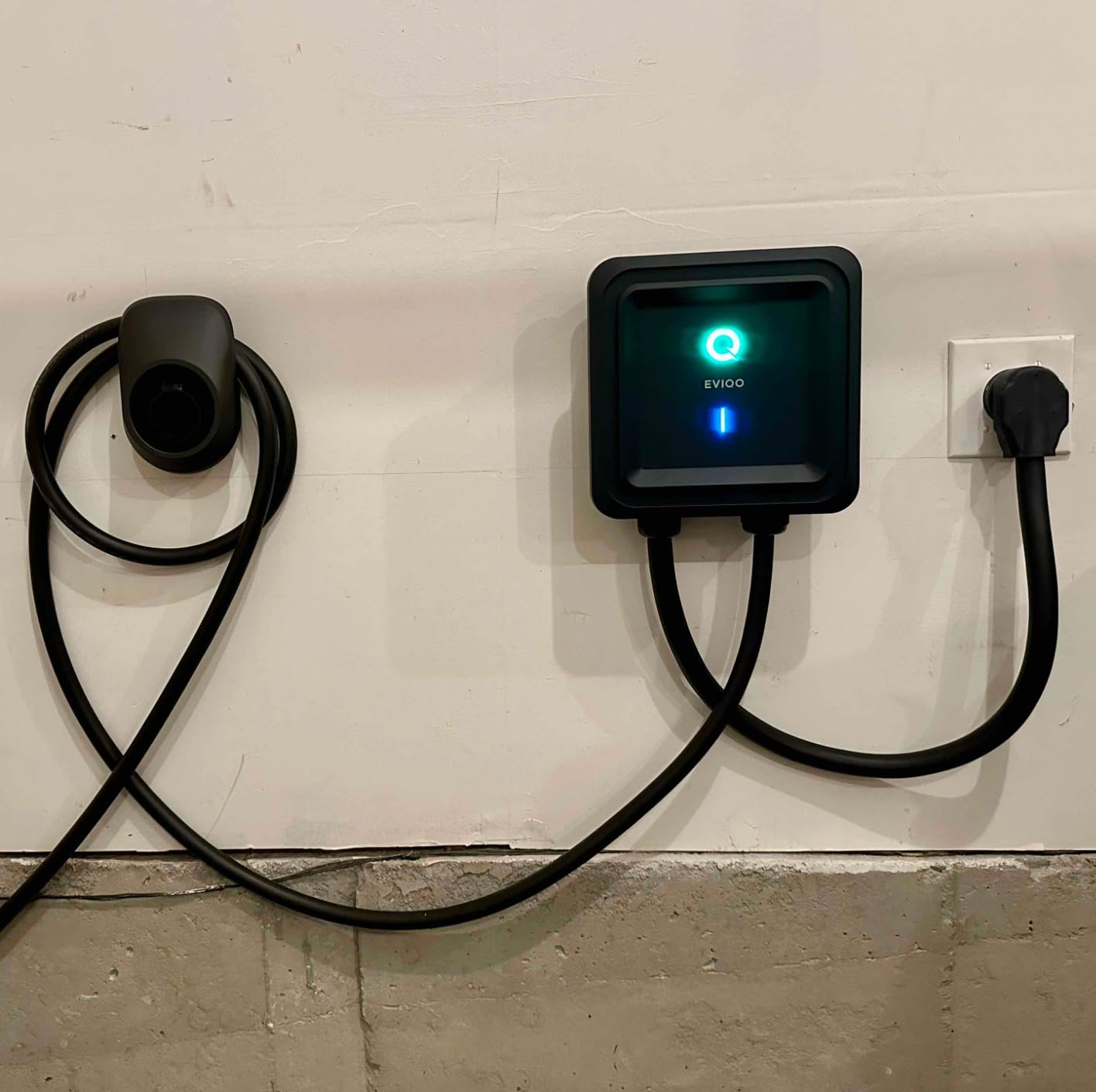 EVIQO Level 2 EV Charger J1772 40A NEMA 14-50 - 240V Wall Charging Station | Plug in, up to 40 mph, 25ft Cable, WiFi (2.4GHz), Smart App, Weatherproof Indoor/Outdoor (IP66, NEMA 4), UL & ETL Certified customer photo 2