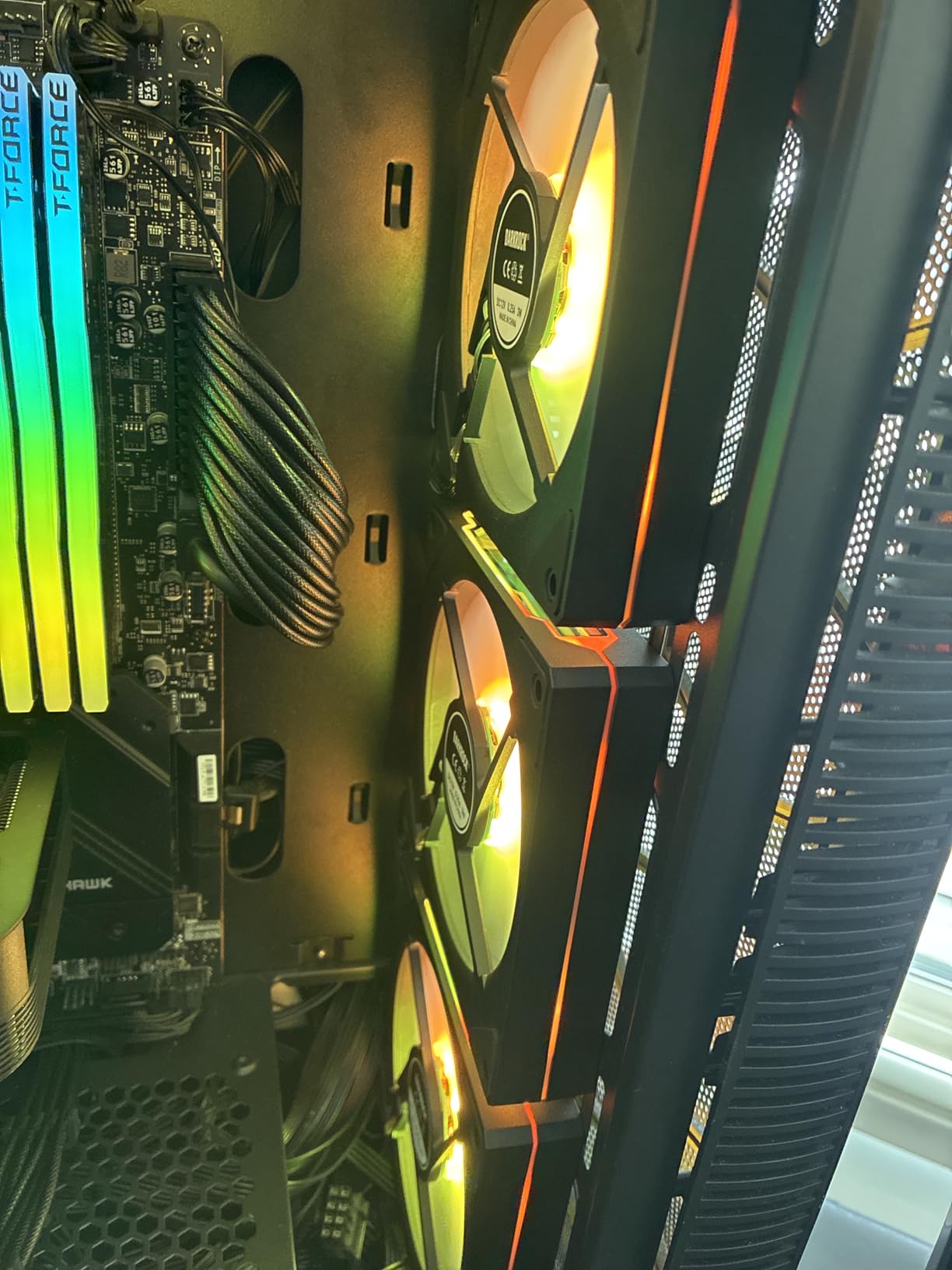 DARKROCK Black F120 3in1 120mm Infinite Mirror Design Case Fans customer photo 1