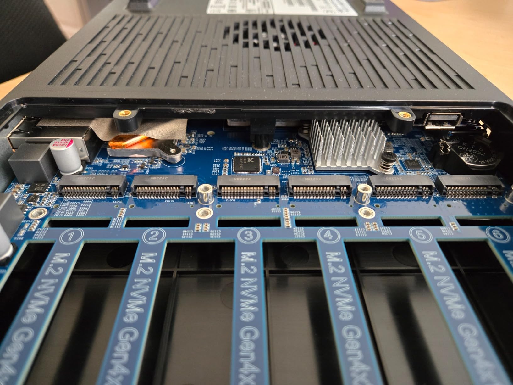 Asustor FLASHSTOR 6 Gen2 FS6806X 6 Bay All-Flash NVMe NAS customer photo 1