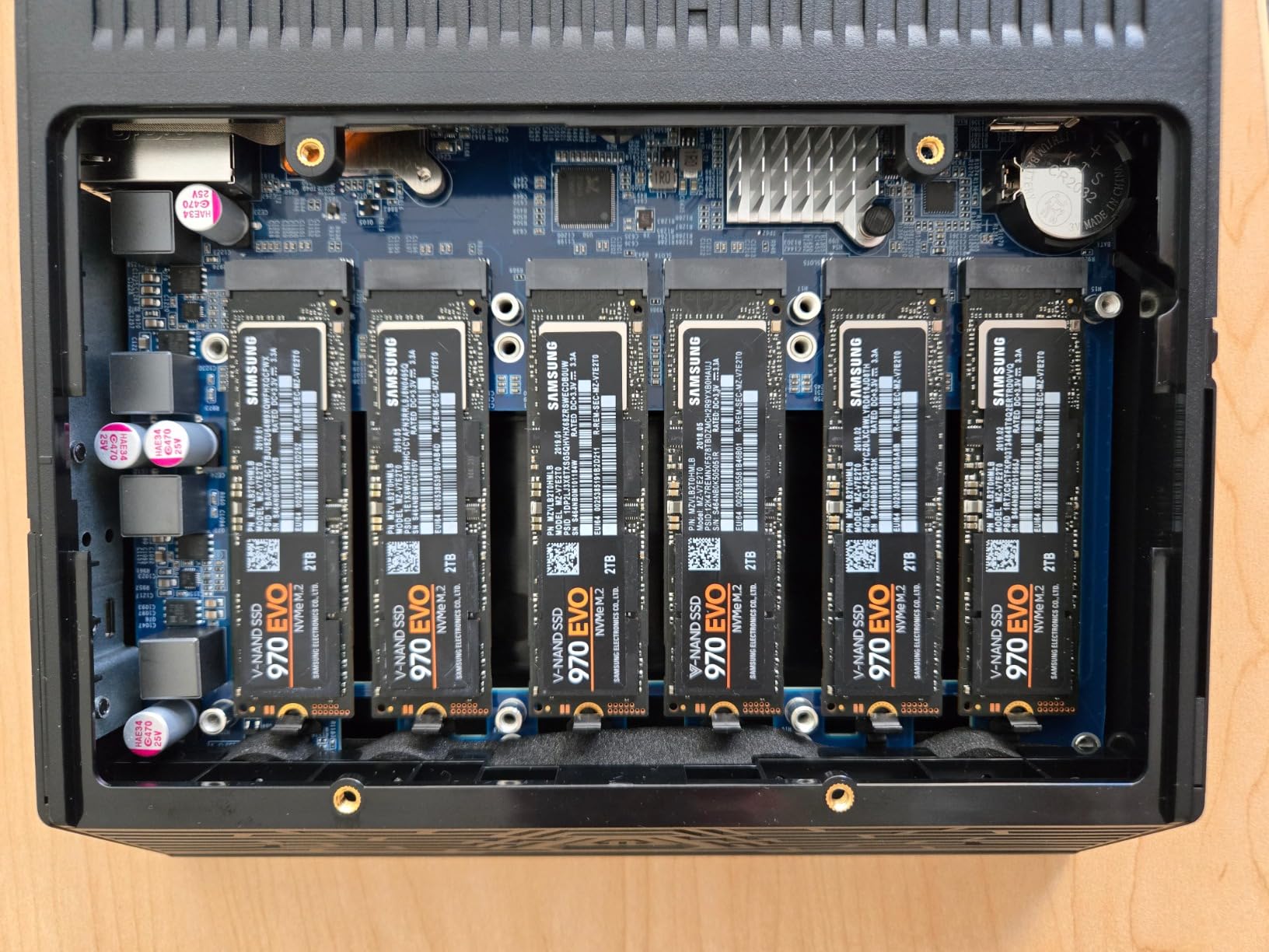 Asustor FLASHSTOR 6 Gen2 FS6806X 6 Bay All-Flash NVMe NAS customer photo 2