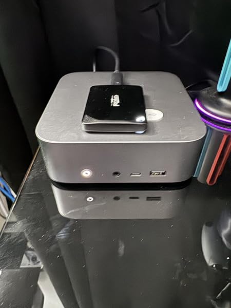 Beelink SER9 Pro AI Mini PC, AMD Ryzen 7 H255 (Up to 4.9GHz), 24GB LPDDR5X 6400MT/s 1TB NVMe SSD, Radeon 780M, Built-in Mic/Speaker, USB4, WiFi 6, 2.5G LAN, 4K@240Hz Triple Display, Desktop Computer customer photo 1