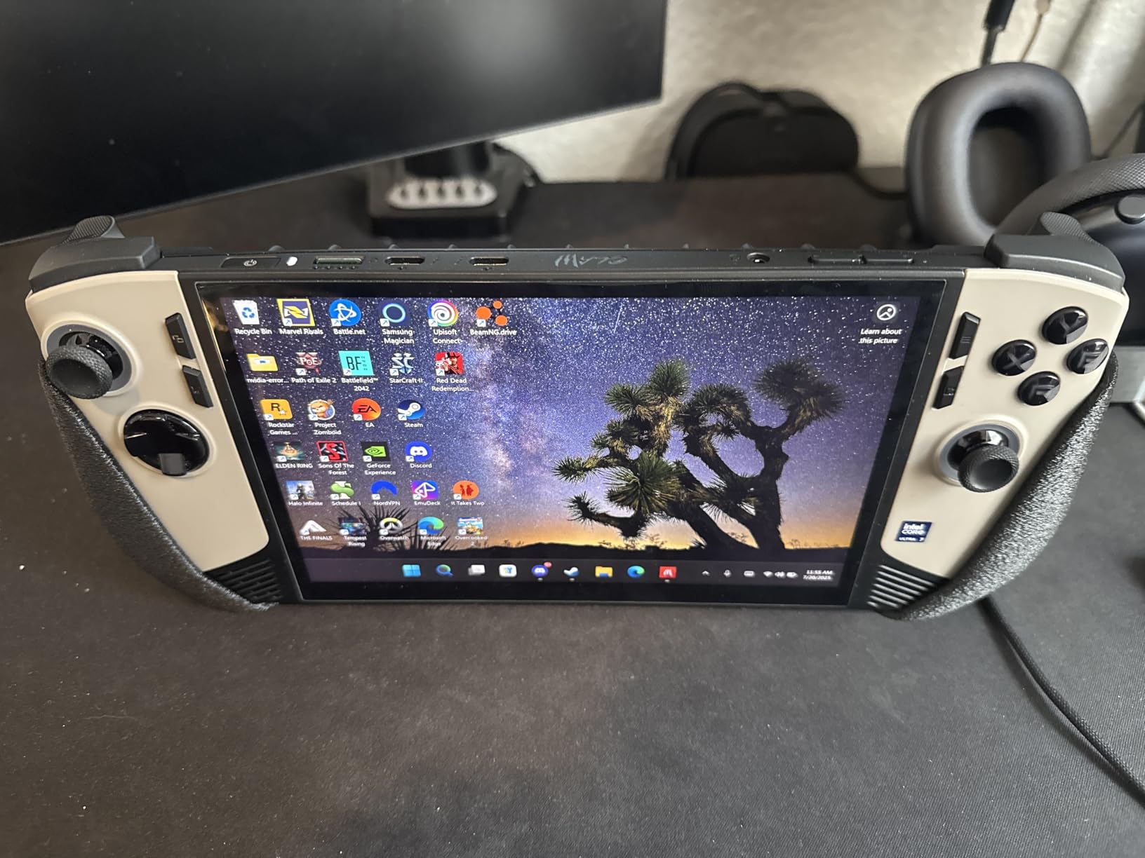 msi Claw PC Gaming Handheld: Intel Ultra 7-258V, 8