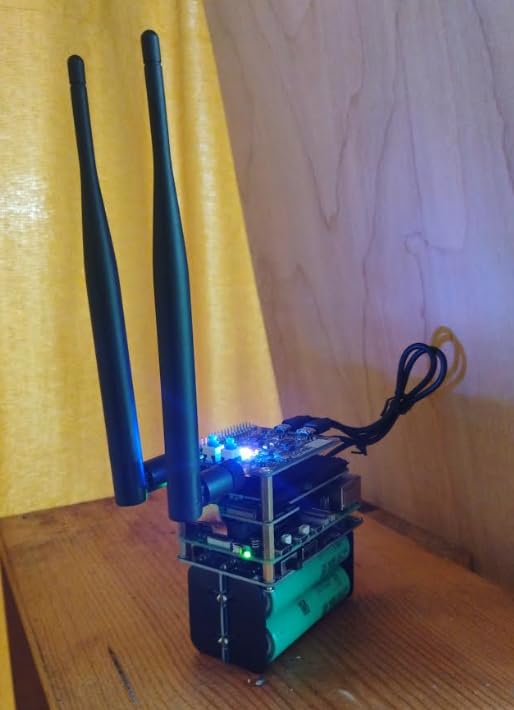 UeeKKoo UPS HAT (E) for Raspberry Pi, 5V 6A Output with Bi-Directional Fast Charging customer photo 2