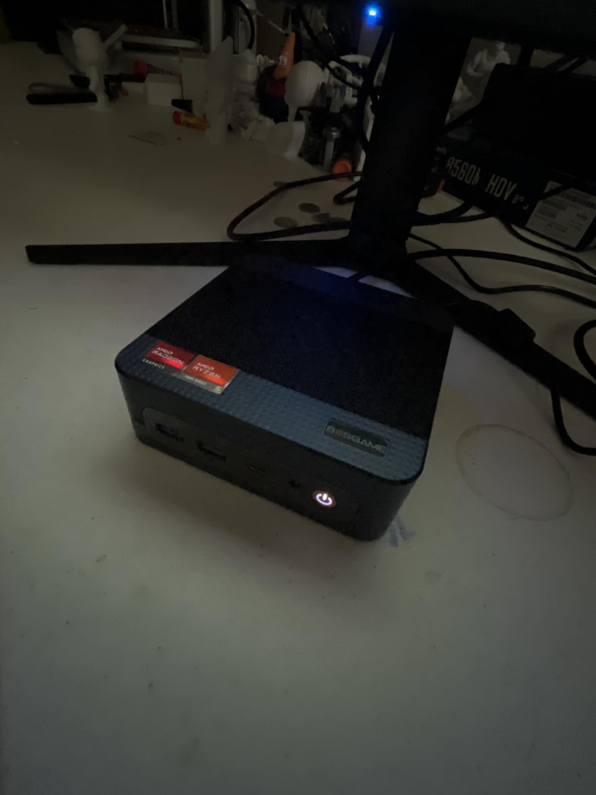 BOSGAME E4 Air Mini PC, AMD Ryzen 5 3500U 8GB DDR4 256GB SATA SSD | Mini Computers with Dual RJ45, 4K Triple Display, USB-C, USB 3.2, Wi-Fi 5/BT 5.0, Desktop Computer for Office, Home customer photo 1
