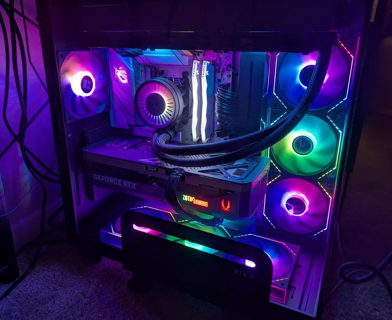 ASUS ROG Strix B850-A Gaming WiFi AMD AM5 B850 ATX Motherboard 14+2+2 Power Stages, DDR5 AEMP, 2.5G LAN, WiFi 7 with Q-Antenna, 4X M.2, PCIe 5.0, USB 20Gbps Type-C, AI Networking II, ASUS AI Advisor customer photo 2