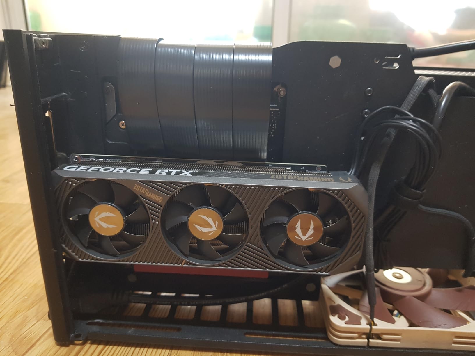 LINKUP PCIE 5.0 Riser Cable for Vertical GPU Mount, ITX Double Reverse, Graphics Card GPU Ready, Usable with PCIe 4.0 and RX 9070/RTX 5090, 19cm (Total Length: 21.2cm) customer photo 2