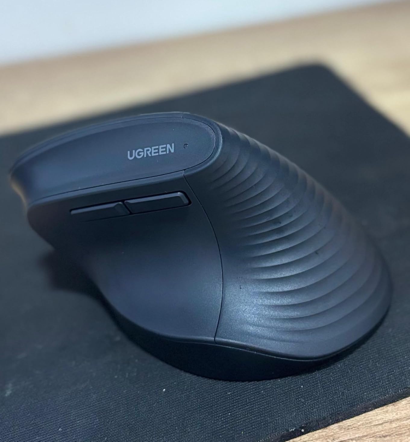 UGREEN Ergonomic Wireless Mouse, Bluetooth & 2.4G Wireless, Quiet Clicks | 1000/1600/2000/4000 DPI, Up to 3 Device Connectivity, 6 Buttons, Multi-system compatibility, for Laptop, Desktop, PC customer photo 2