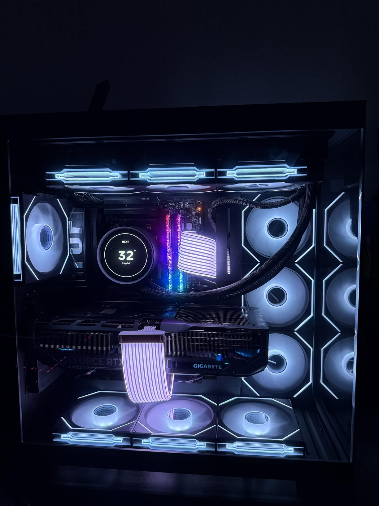GIGABYTE GeForce RTX 5080 Gaming OC 16G Graphics Card, WINDFORCE Cooling System, 16GB 256-bit GDDR7, GV-N5080GAMING OC-16GD Video Card customer photo 2
