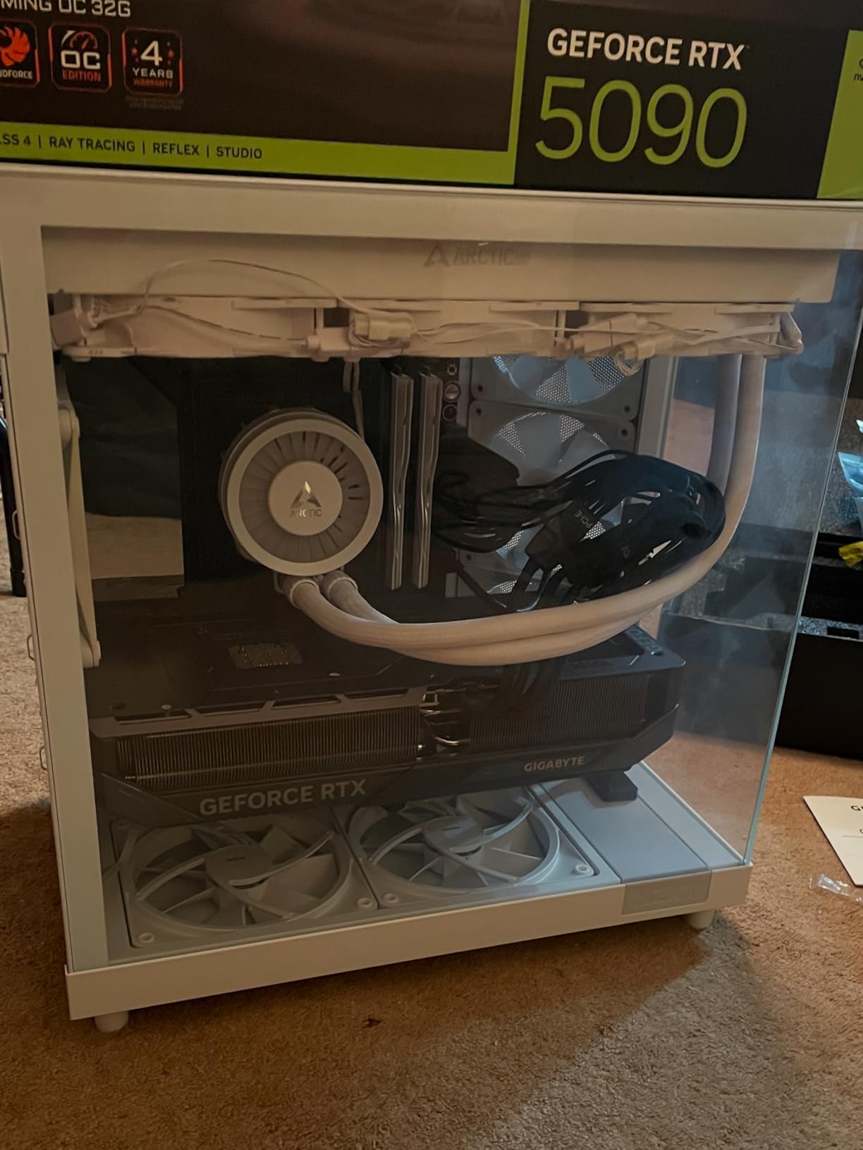 GIGABYTE GeForce RTX 5090 Gaming OC 32G Graphics Card, 32GB GDDR7 customer photo 1