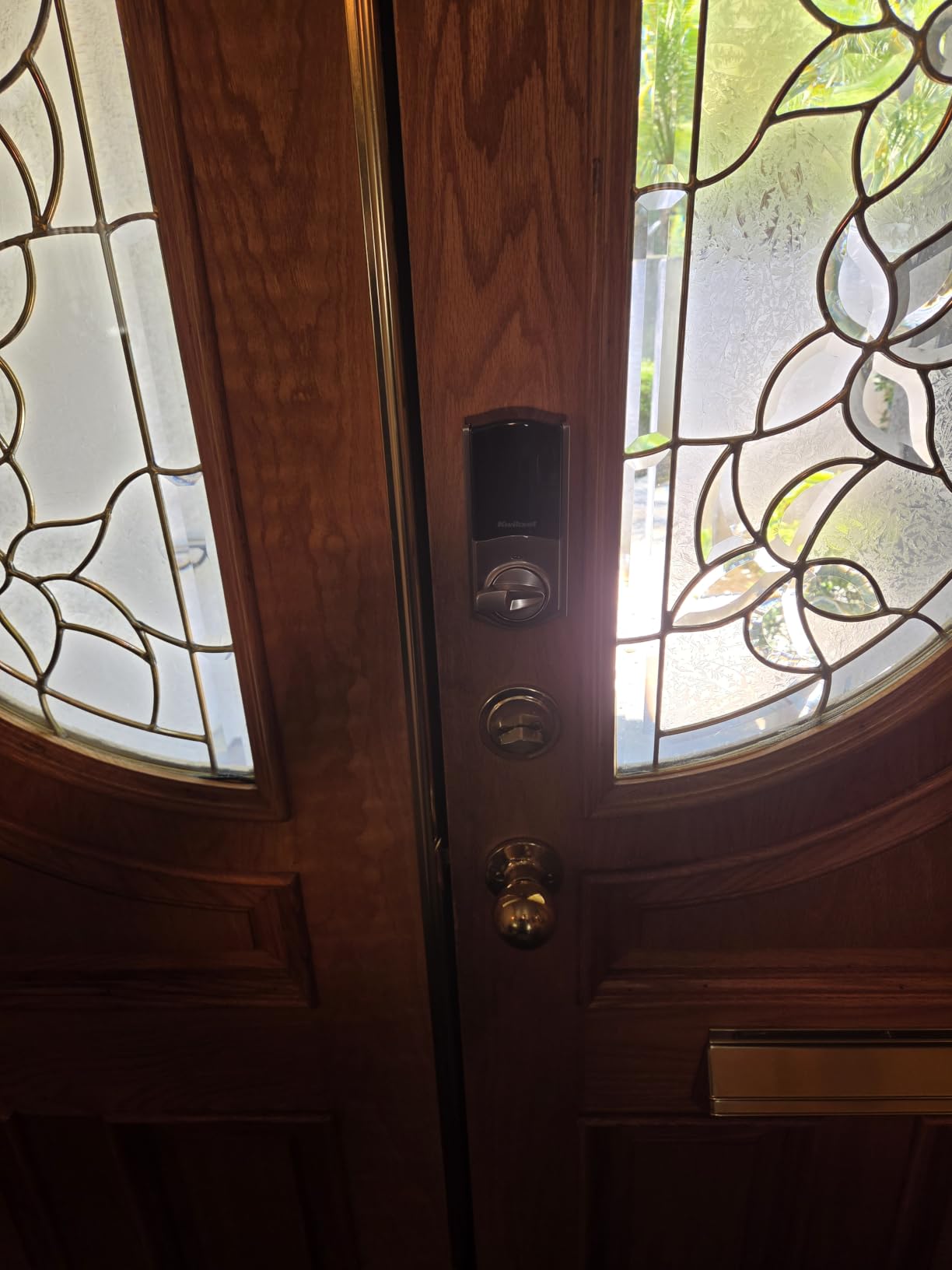 Kwikset HomeConnect 918 Traditional Z-Wave Long Range Enabled Touchscreen Lock Works with Ring Alarm, Samsung SmartThings Hub Required, Sold Separately in Venetian Bronze customer photo 1