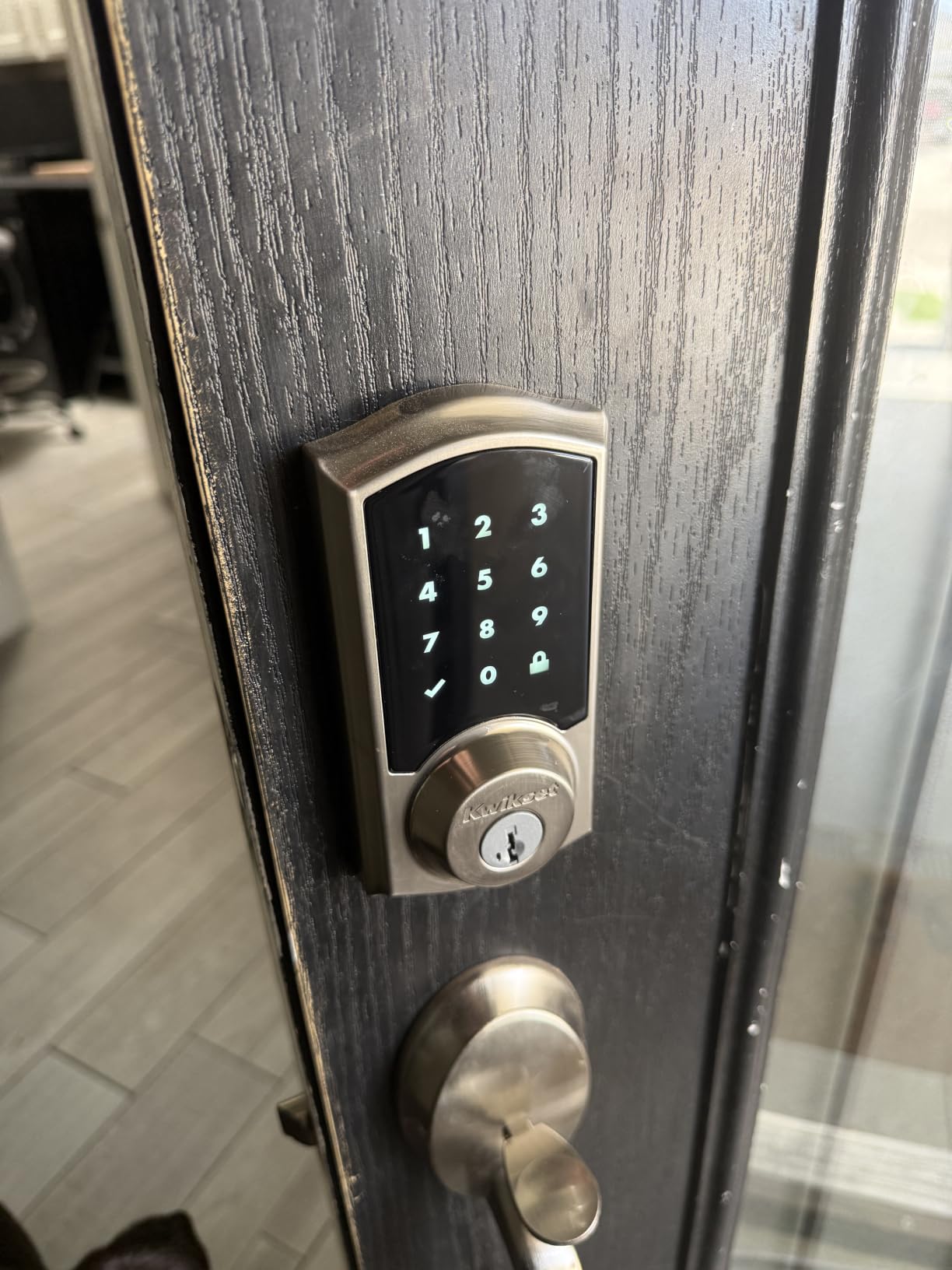 Kwikset HomeConnect 918 Traditional Z-Wave Long Range Enabled Touchscreen Lock Works with Ring Alarm, Samsung SmartThings Hub Required, Sold Separately in Venetian Bronze customer photo 2