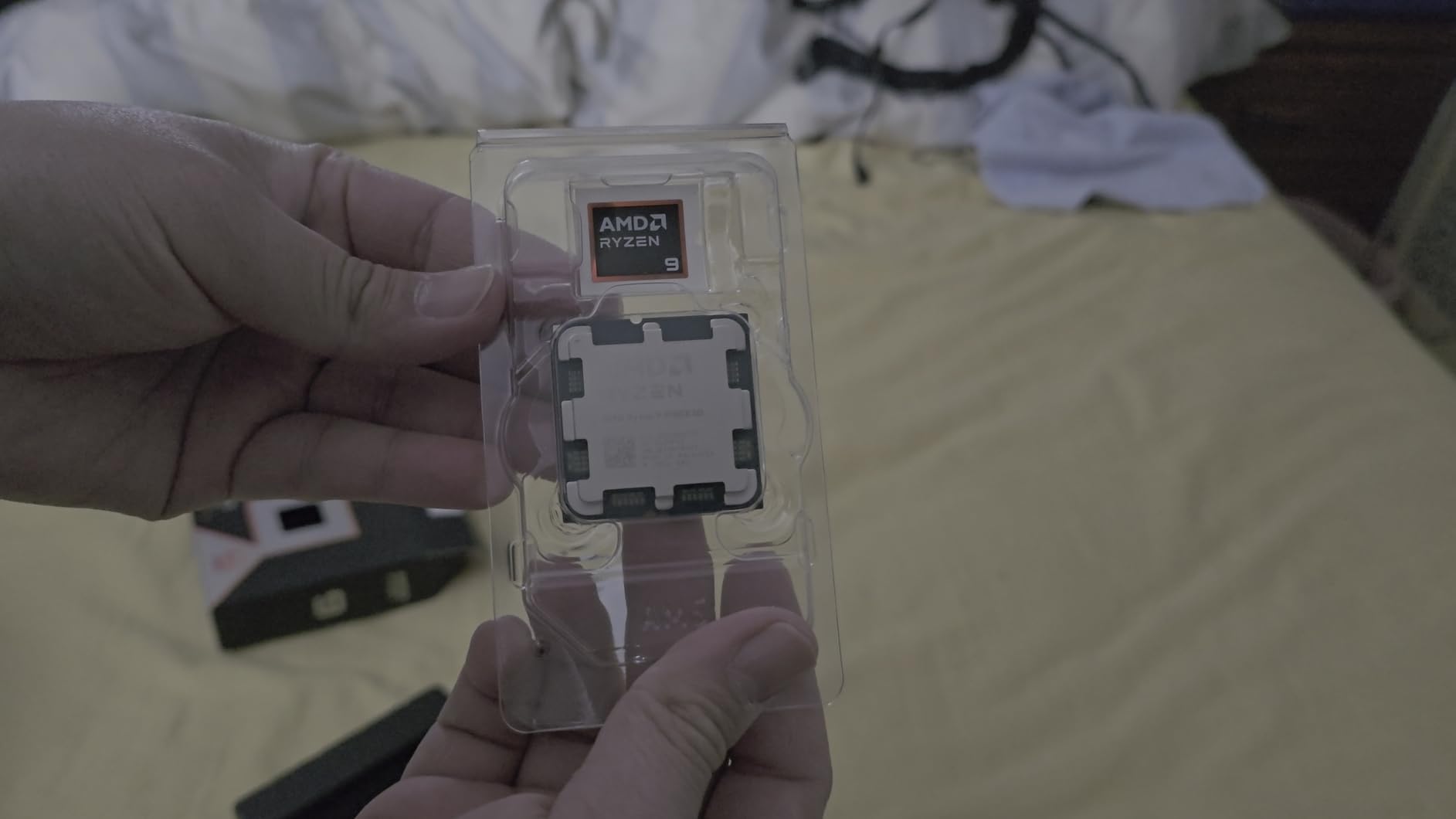 AMD Ryzen 9 9950X3D 16-Core Processor customer photo 1