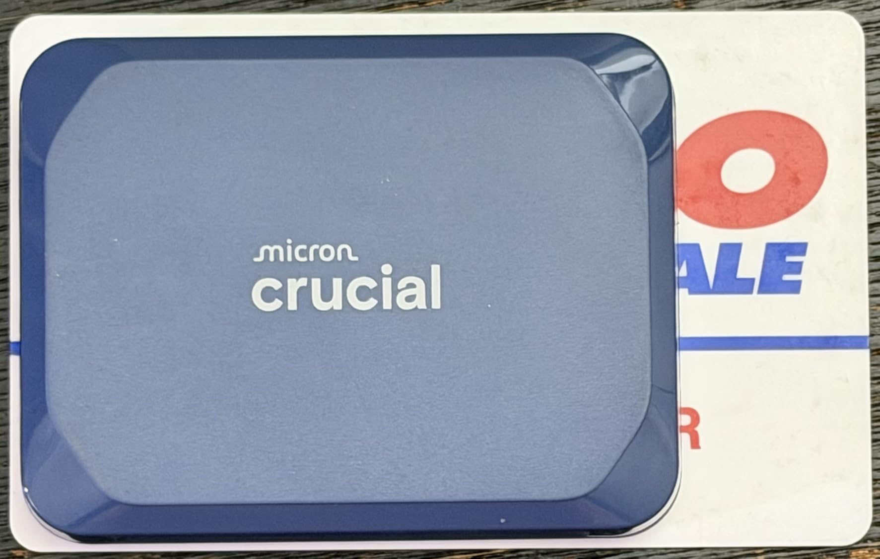 Crucial X10 1TB Portable SSD, Up to 2,100MB/s, USB 3.2 USB-C customer photo 1