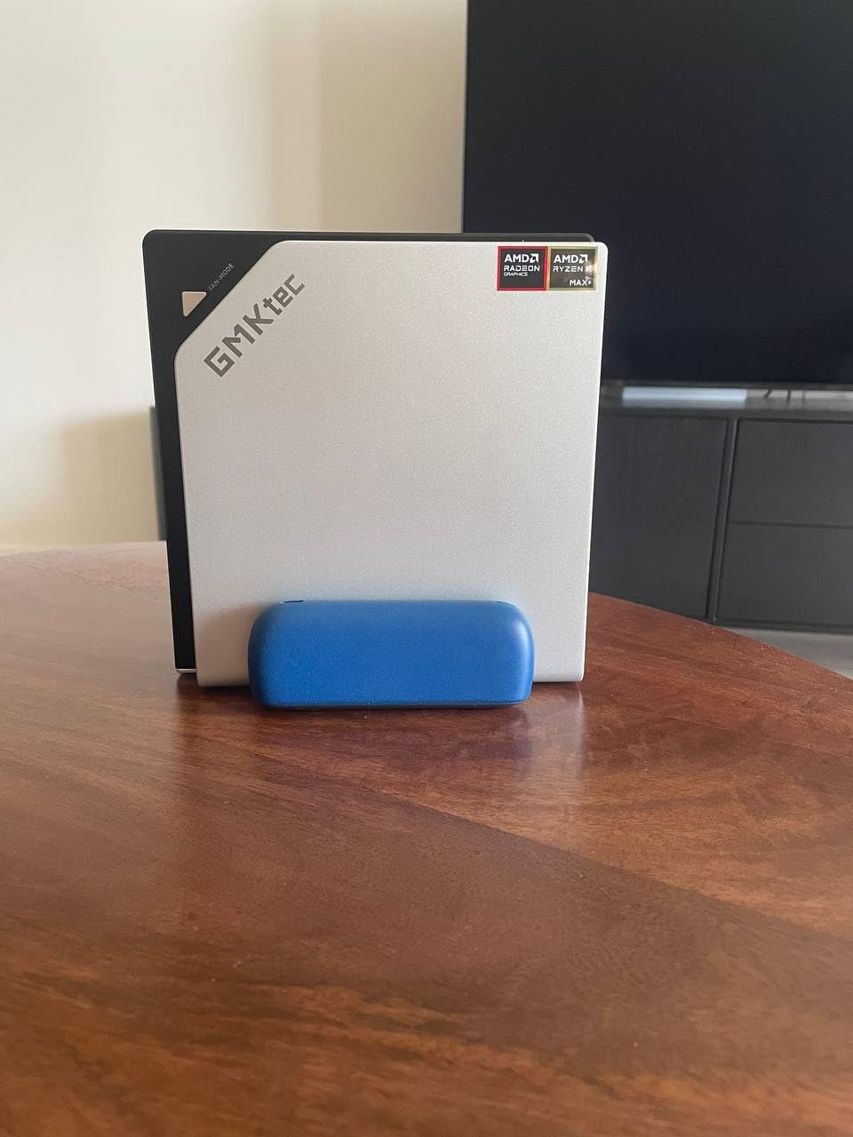 GMKtec EVO-X2 AI Mini PC AMD Ryzen AI Max+ 395 Up to 5.1GHz, 16C/32T customer photo 1