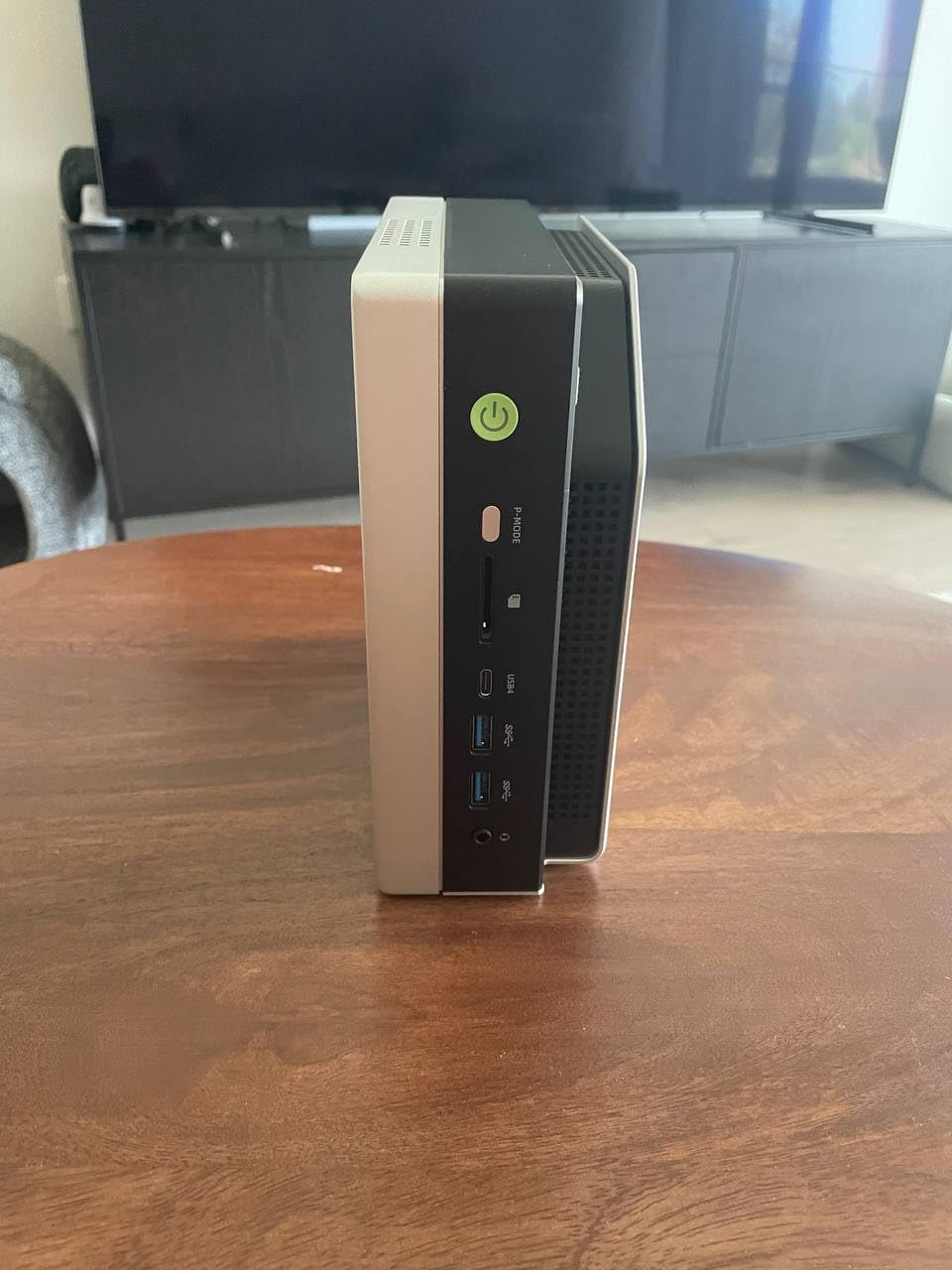 GMKtec EVO-X2 AI Mini PC AMD Ryzen AI Max+ 395 Up to 5.1GHz, 16C/32T customer photo 2