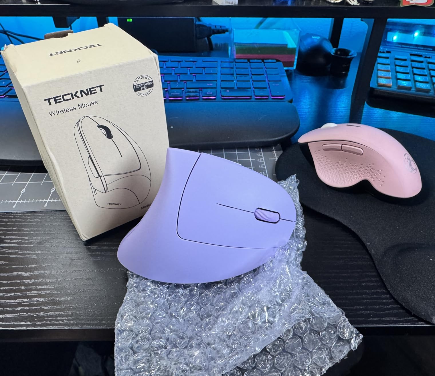 TECKNET 2.4G Ergonomic Mouse Vertical Wireless 4800 DPI Carpal Tunnel Mouse | 5 Adjustable DPI, Optical Tracking, 12 Months Battery, Quiet, 6 Buttons for Laptop, Desktop, PC, Computer, Right Hand, Black customer photo 2