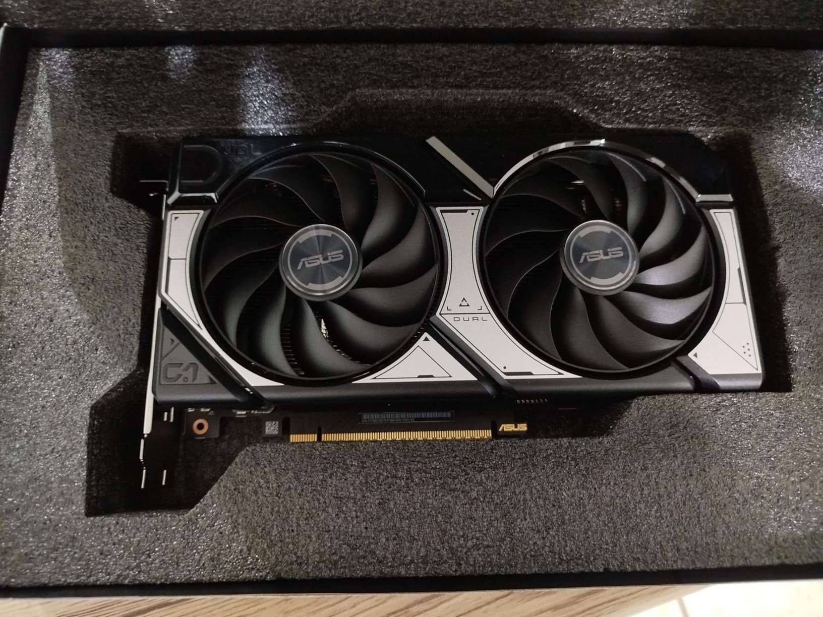 ASUS Dual NVIDIA GeForce RTX 5060 8GB GDDR7 OC Edition (PCIe 5.0, 8GB GDDR7, DLSS 4, HDMI 2.1b, DisplayPort 2.1b, 2.5-Slot Design, Axial-tech Fan Design, 0dB Technology), 3 Year Warranty customer photo 2