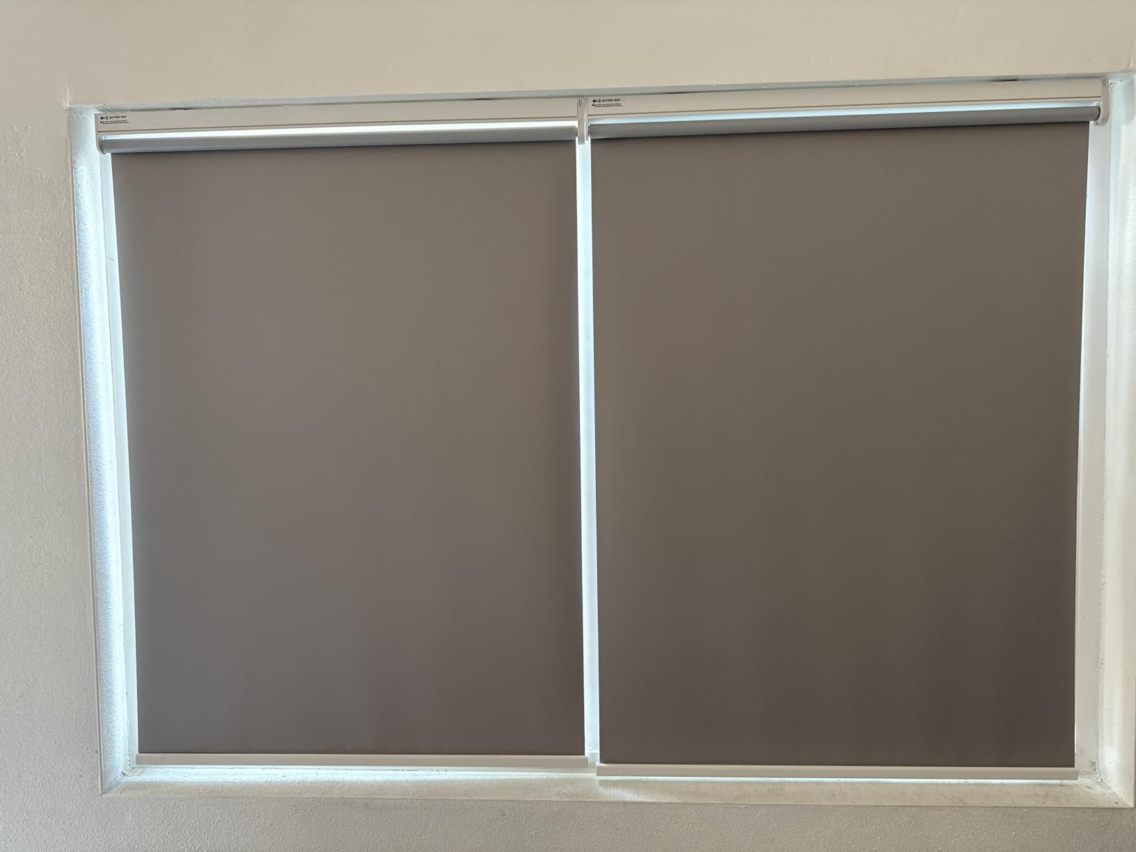 Allesin Smart Motorized Blinds with Remote | Zigbee Blackout Roller Shades, No Hub Needed, Alexa & App Controlled for Indoor Windows (White, 23
