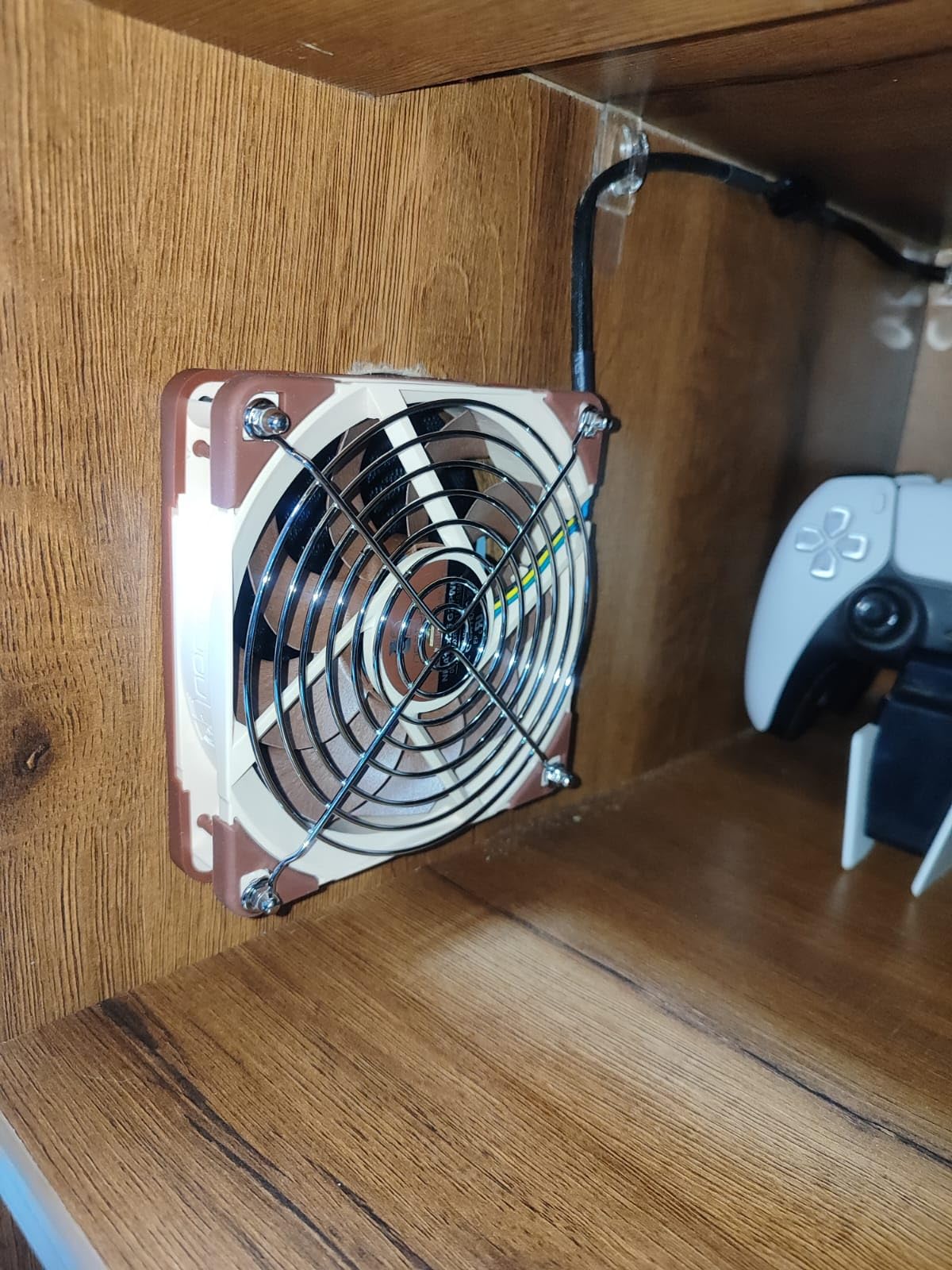 Noctua NF-A12x25 G2 PWM, High-Performance Quiet Fan 120mm | High Airflow & Static Pressure, Low-Noise 25mm Thick Fan for Coolers/Radiators/Cases, Rich Accessory Kit, 1800rpm 4-Pin PWM customer photo 2