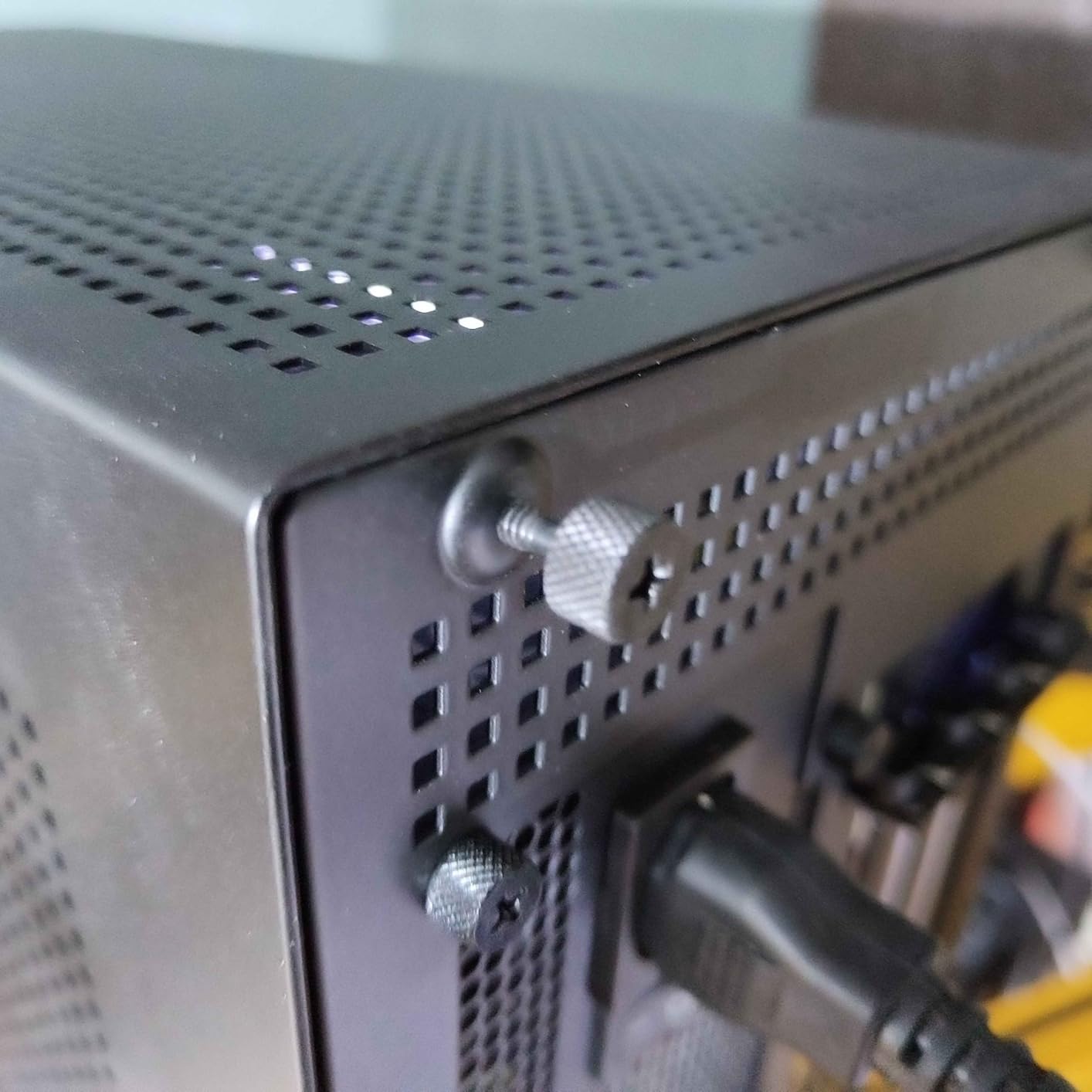 Razer Core X V2 External Graphics Enclosure (eGPU) | 4 Slot Wide NVIDIA/AMD Cards PCIe 4.0 Support, Compatible with Windows 11 Thunderbolt 4/5 and USB 4 Laptops & Devices customer photo 1