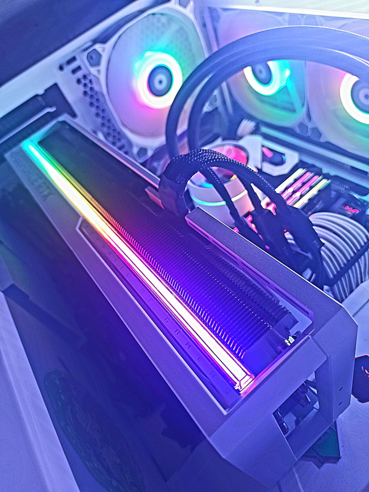 ASUS ROG Astral NVIDIA GeForce RTX 5080 16GB GDDR7 White OC Edition - Quad-Fan Gaming Graphics Card Delivering unprecedented Airflow and air Pressure for Optimal Performance, 3 Year Warranty customer photo 2