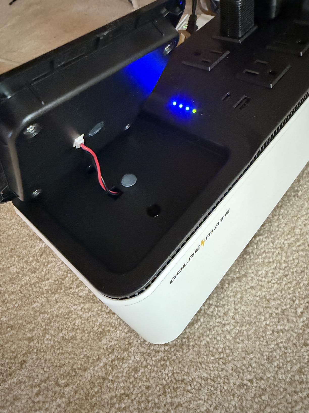 GOLDENMATE 600VA/360W Lithium UPS Battery Backup and Surge Protector | 6 Outlets, 2 USB Ports, Wireless Charging, Wall Mount, Compact Design, 76.8Wh LiFePO4 Backup Battery for Home Office Devices customer photo 2