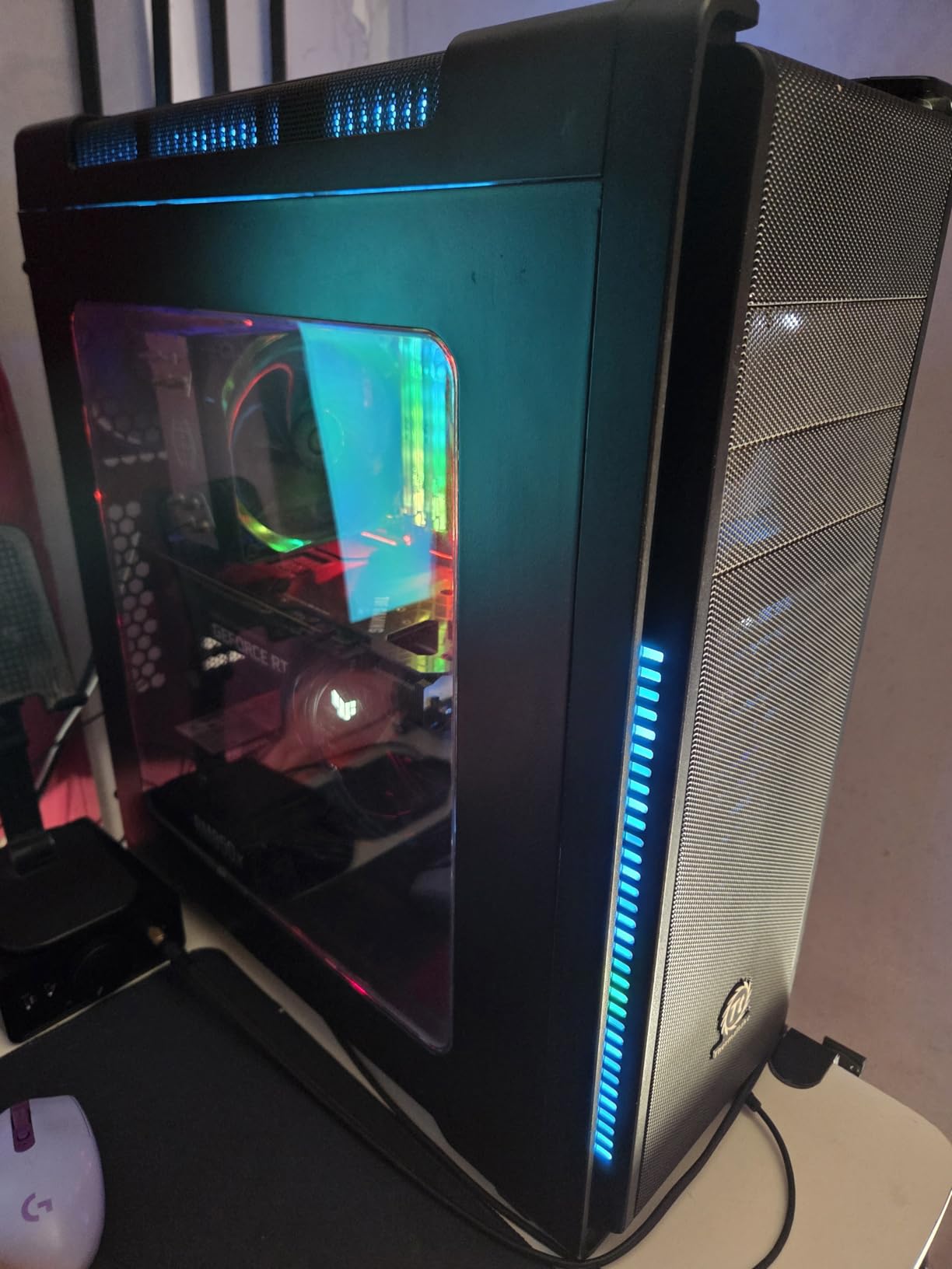 CORSAIR RM850x ATX 3.1 PCIe 5.1 Ready Fully Modular 850W Power Supply - Low-Noise, Cybenetics Gold Efficiency, Native 12V-2x6 Connector - Black customer photo 1