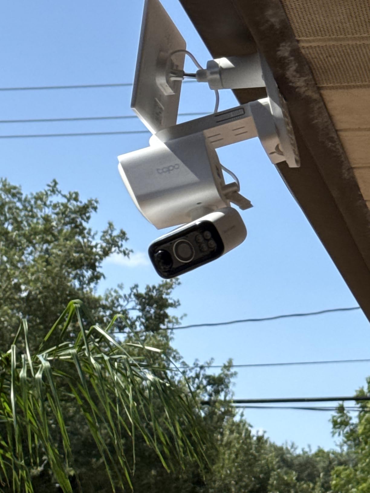 Tapo 2K Outdoor Pan/Tilt Wireless Floodlight Security Camera, C615F KIT customer photo 2