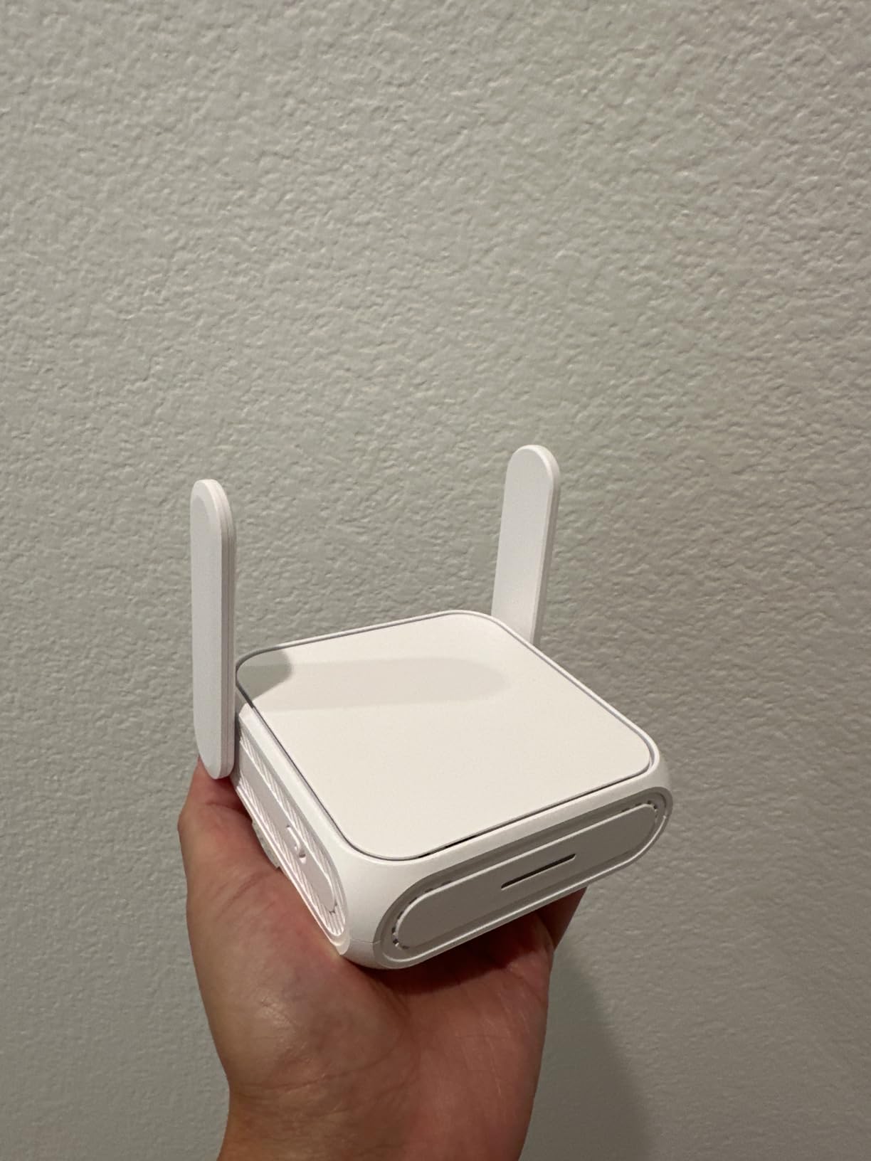 ASUS RT-BE58 Go Travel Router WiFi 7 Dual-Band, 3.6Gbps, Secure Public WiFi customer photo 1