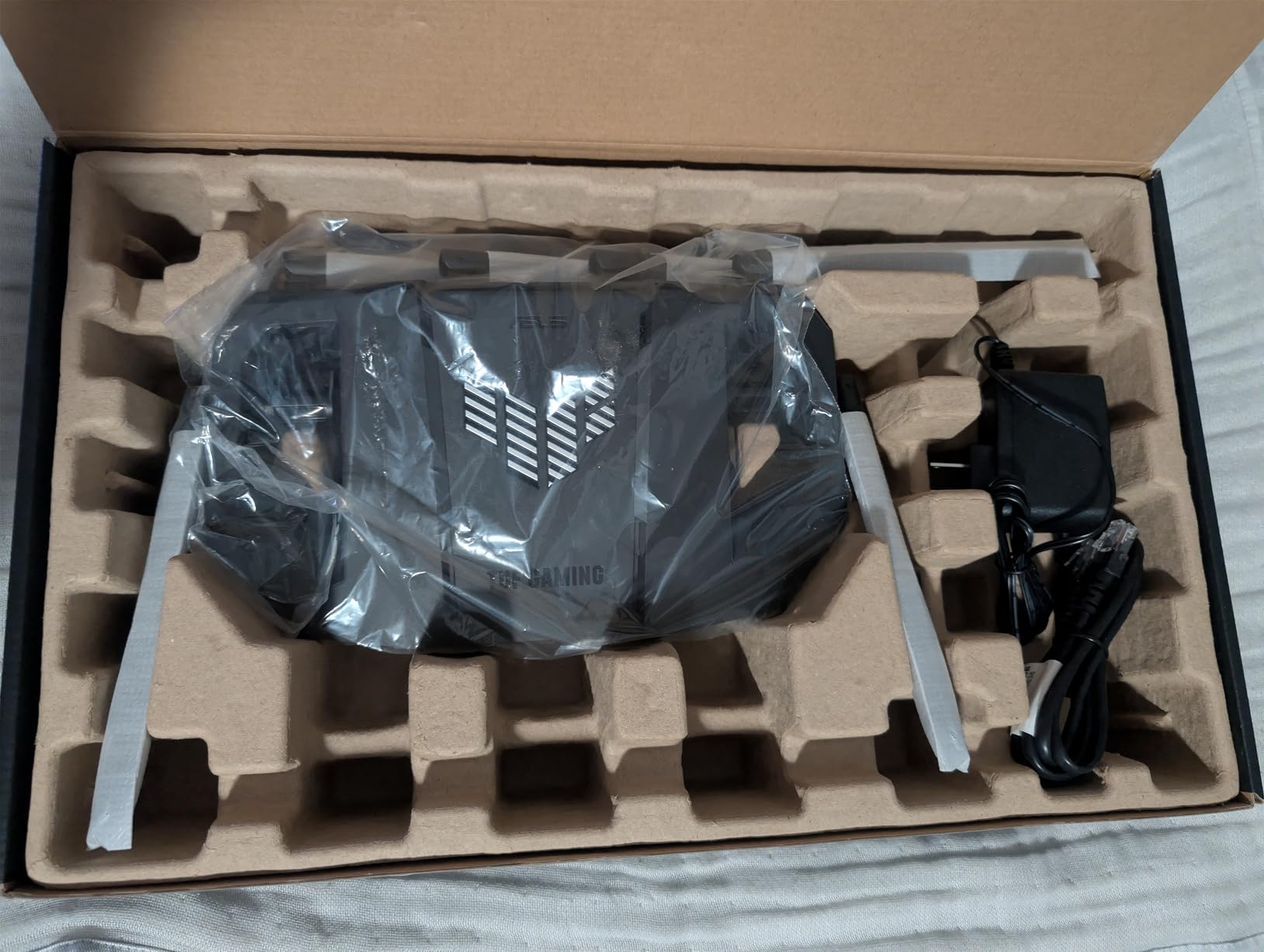 ASUS TUF Gaming BE6500 WiFi 7 Router customer photo 1