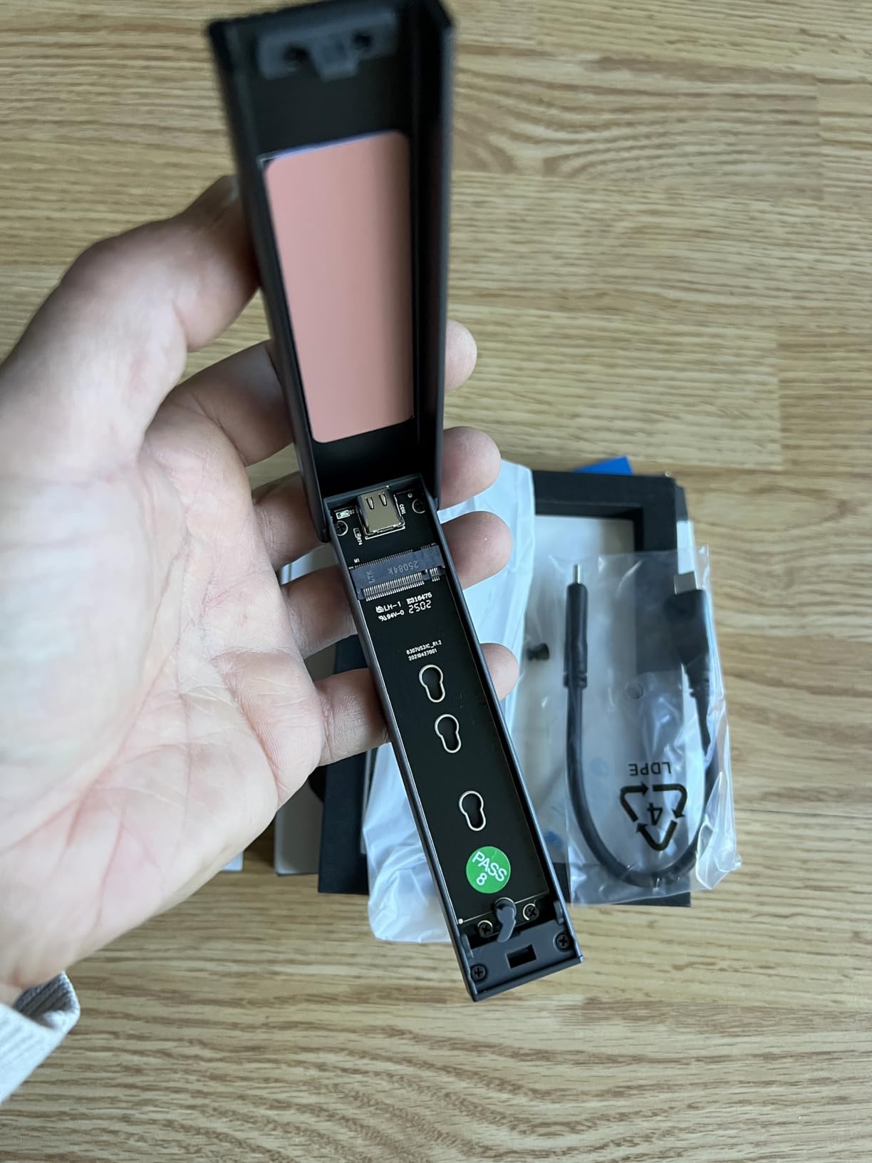 SABRENT USB4 NVMe SSD Enclosure, Tool-Free, 3900MB/s (EC-U4TN) | M.2 PCIe 4.0 x4; USB 4.0; Thunderbolt 3/4 & USB-C compatible; for 2230-2280 drives; nvme enclosure 40gbps customer photo 1
