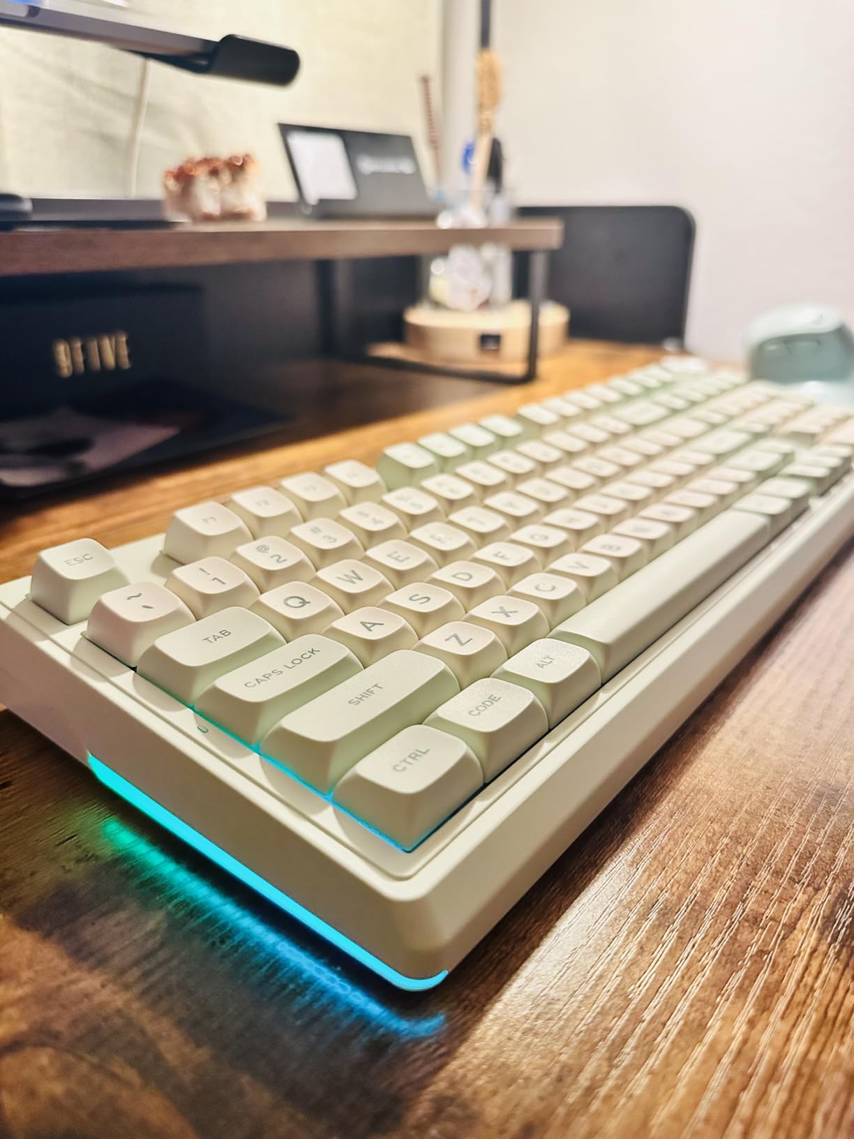 SOLAKAKA KI99 Pro Wireless Mechanical Keyboard with Quiet Switch, Hot Swappable Pre-Lubed Switches with RGB Backlit, Gasket Structure Computer Gaming Keyboard (BlackBlue, Silent Switch) customer photo 2