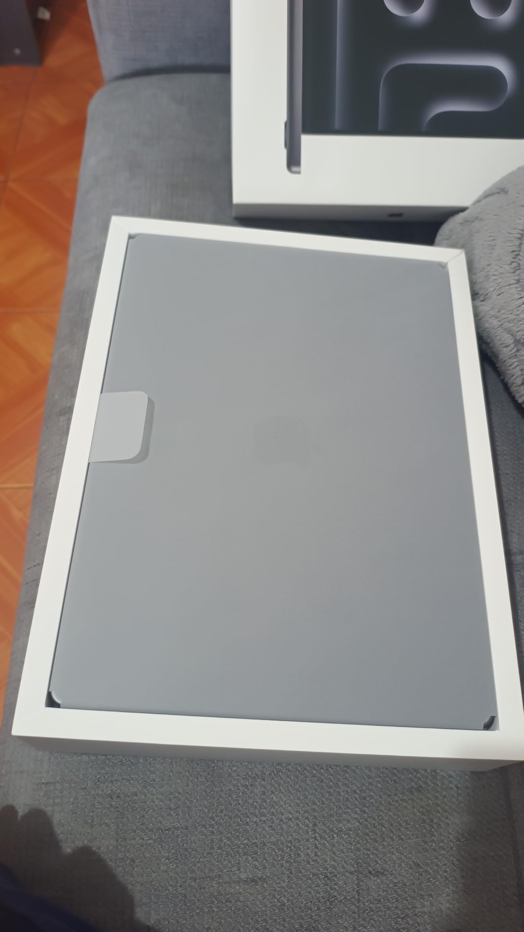 2025 MacBook Pro Laptop with Apple M5 chip with 10-core CPU and 10-core GPU: Built for AI, 14.2-inch Liquid Retina XDR Display, 24GB Unified Memory, 1TB SSD Storage; Space Black customer photo 2