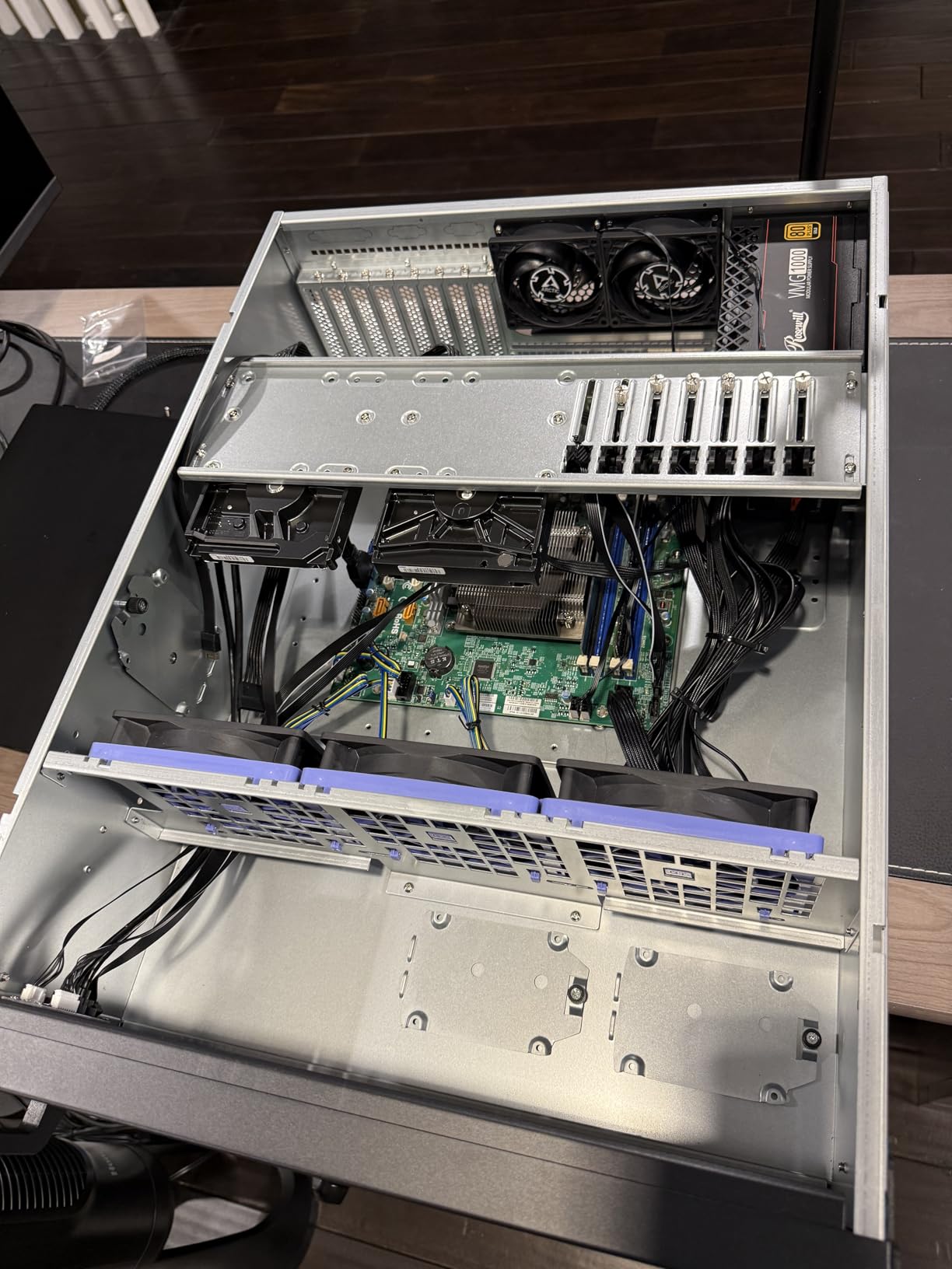 Rosewill 4U Rackmount Server Chassis | Supports up to 2 x 3.5 HDD & 4 x 2.5 SSD | E-ATX & SSI-EEB Compatible | 360mm AIO Support | 3 x 120mm PWM Fans | USB 3.2 Type-C | RSV-L4620 customer photo 1