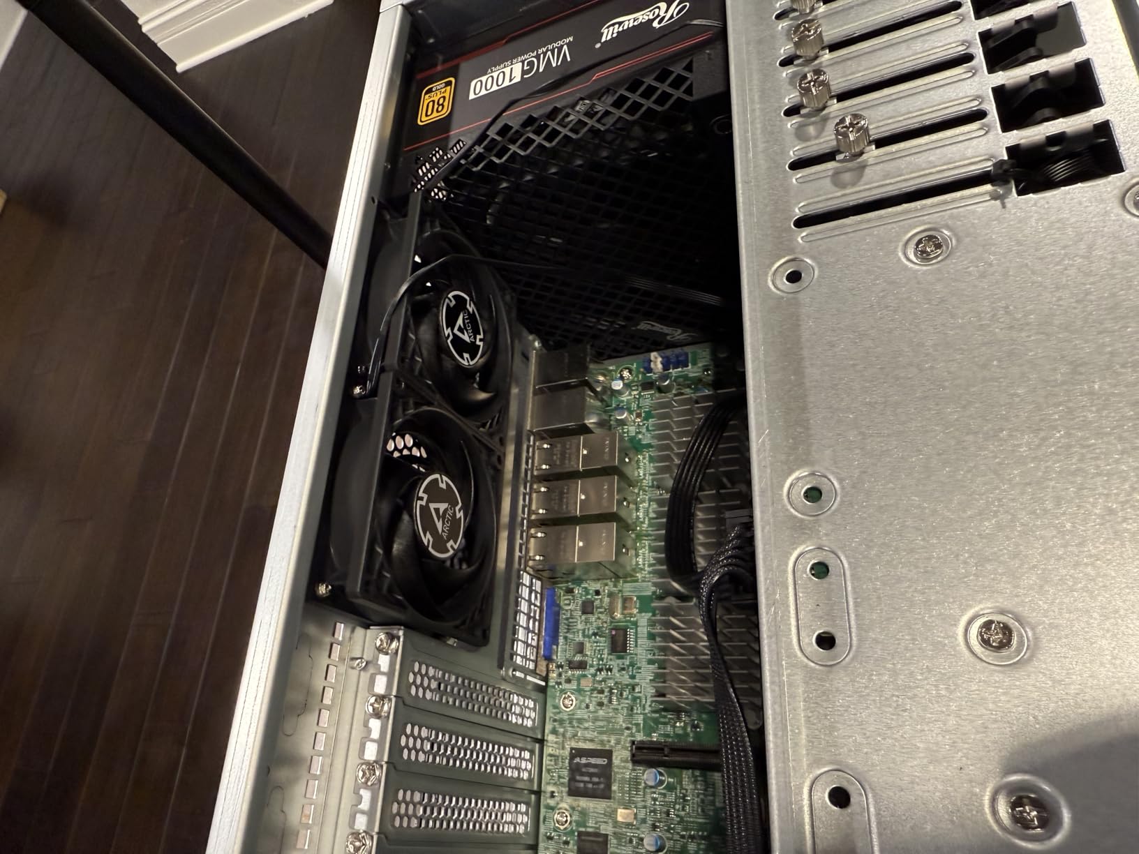 Rosewill 4U Rackmount Server Chassis | Supports up to 2 x 3.5 HDD & 4 x 2.5 SSD | E-ATX & SSI-EEB Compatible | 360mm AIO Support | 3 x 120mm PWM Fans | USB 3.2 Type-C | RSV-L4620 customer photo 2