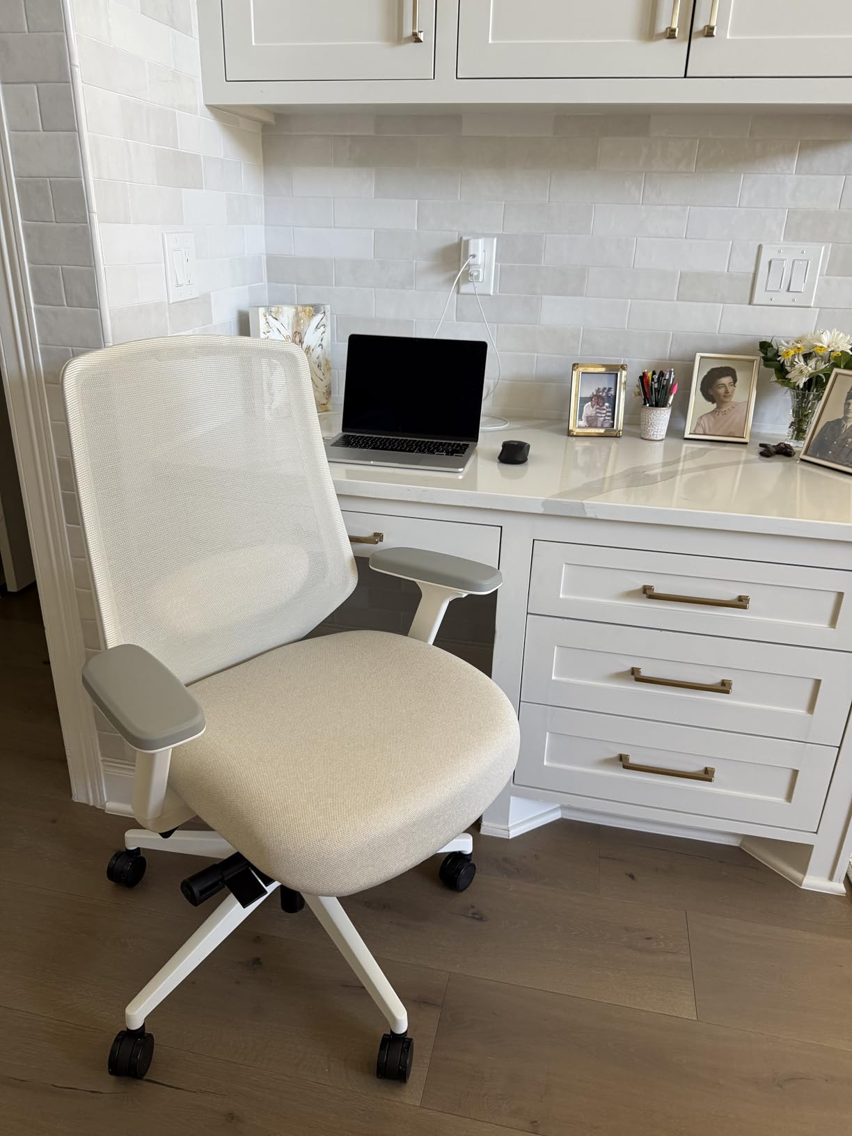 Branch Ergonomic Chair Pro, Mesh Office Chair with 14 Points of Adjustment | Height, Depth and Tilt Adjustable, 5D Armrests, Forward Tilt, Smooth Recline, and Lumbar Support, Everglade customer photo 1