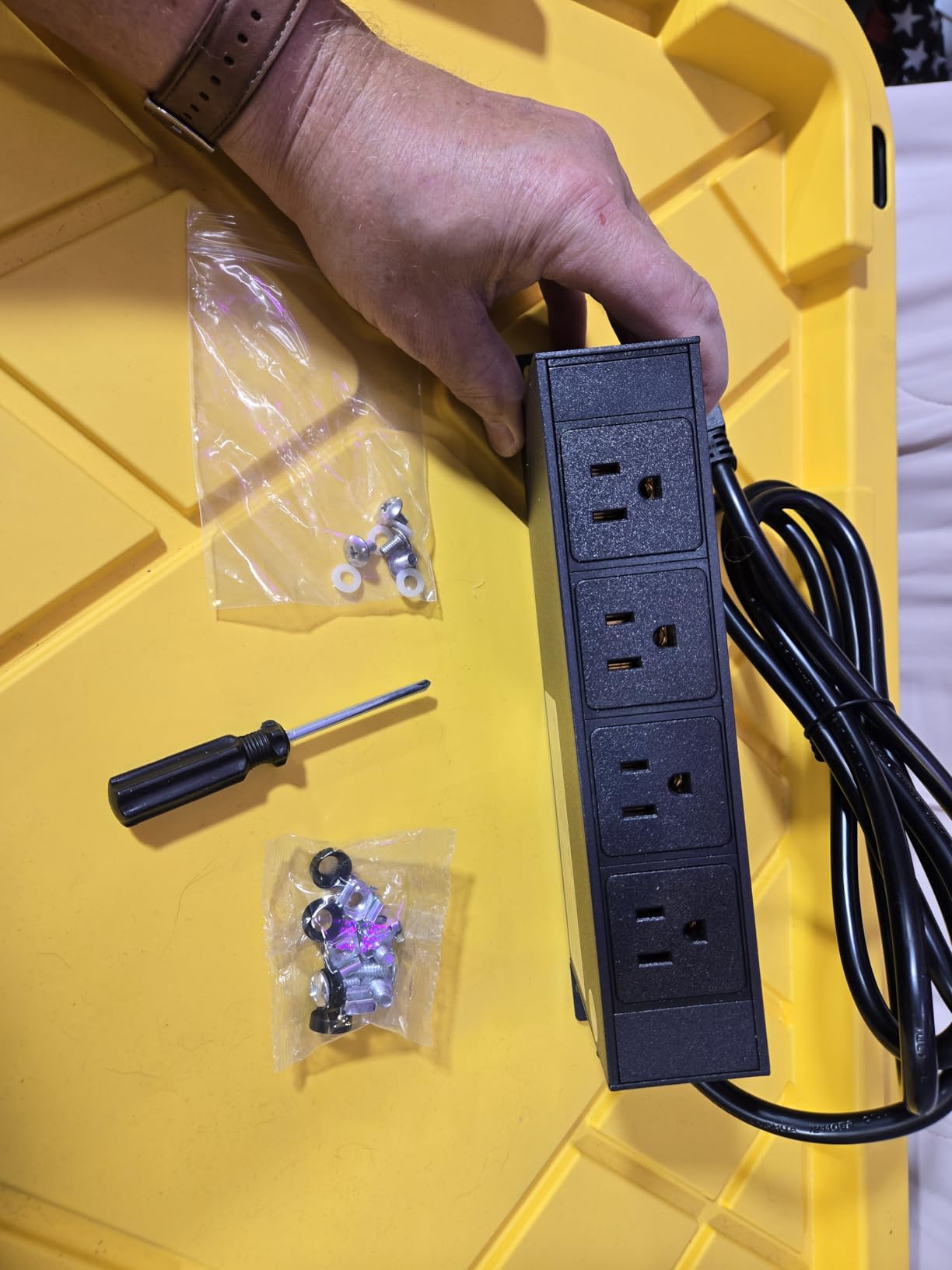 10 inch Rack PDU, 1U 6 Outlets (2 in Front, 4 in Back) Surge Protected, 14AWG | 6ft Cable, 1020J, 15A Overload Switch & 2 USB-A, Rack Mount Power Strips for 10'' Mini Server Network Cabinets/Rack customer photo 1