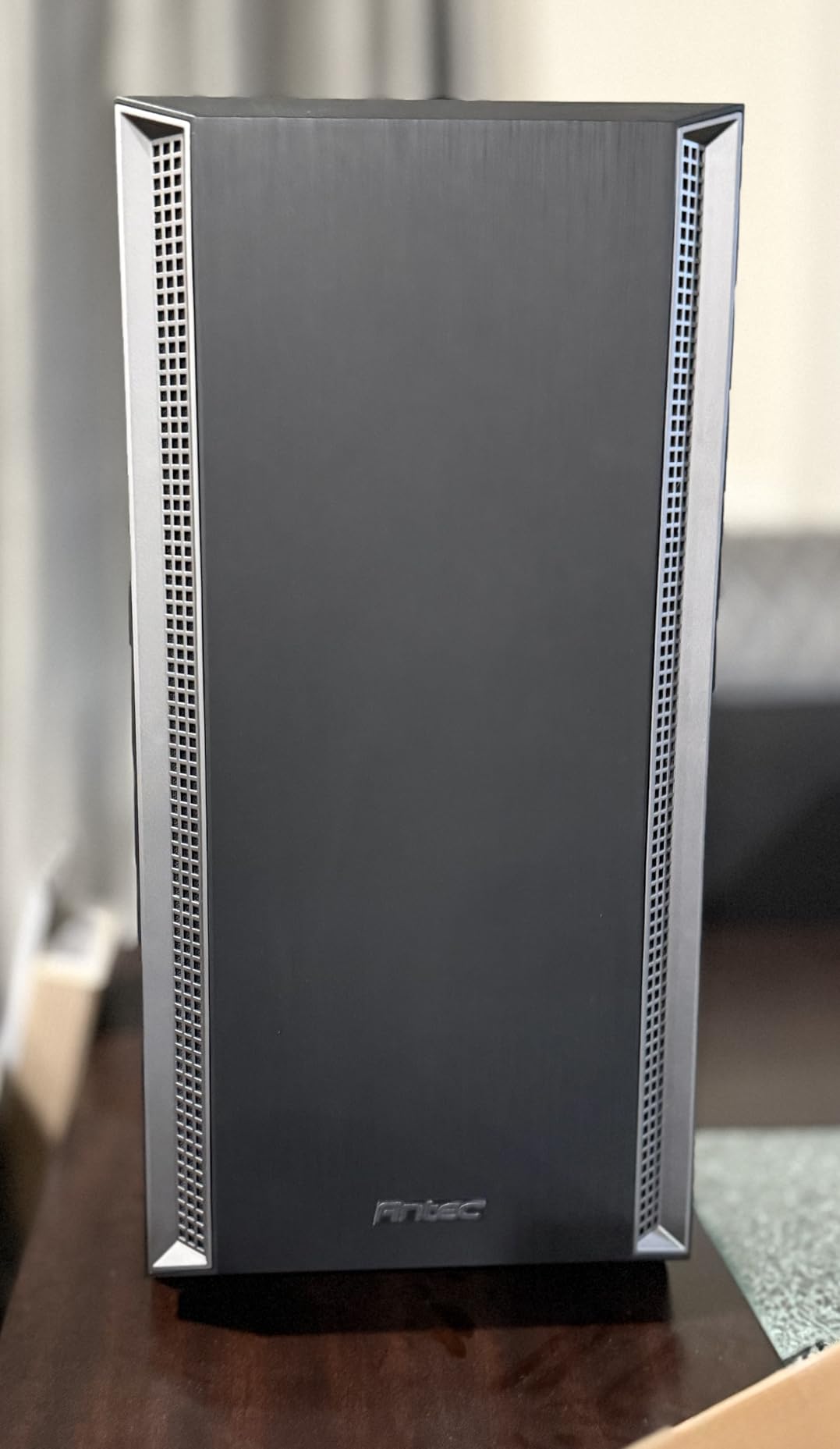 Antec P7 S, 4 x 120mm PWM Fans Included, Dual Side Front Mesh Intake, 360mm Top Radiator Support, Type-C 3.2 Gen 2, Sound-Dampening Side Panels, Mid-Tower ATX PC Case customer photo 2