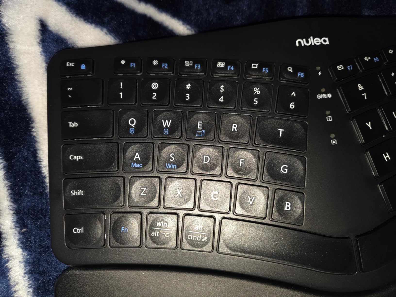 Nulea Ergonomic Split Keyboard Wireless Cushioned Wrist Rest Rechargeable customer photo 2