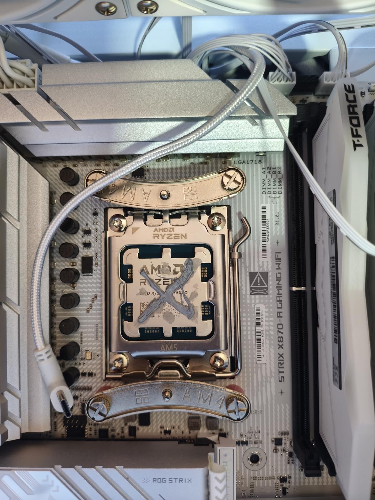 AMD Ryzen 7 9850X3D Desktop Processor customer photo 2