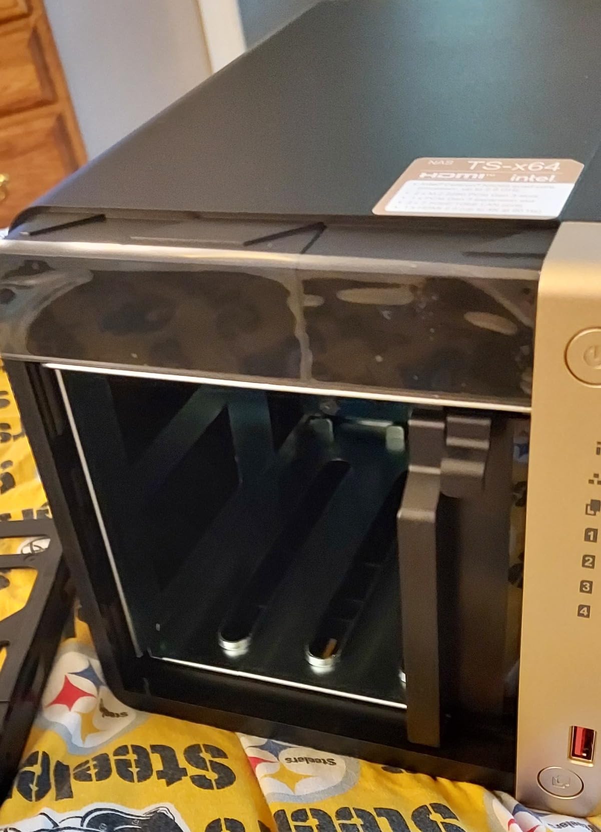 QNAP TS-464-8G-US 4 Bay Desktop NAS | Intel Quad-core Processor, M.2 PCIe Slots, Dual 2.5GbE Network Connectivity, Diskless customer photo 2
